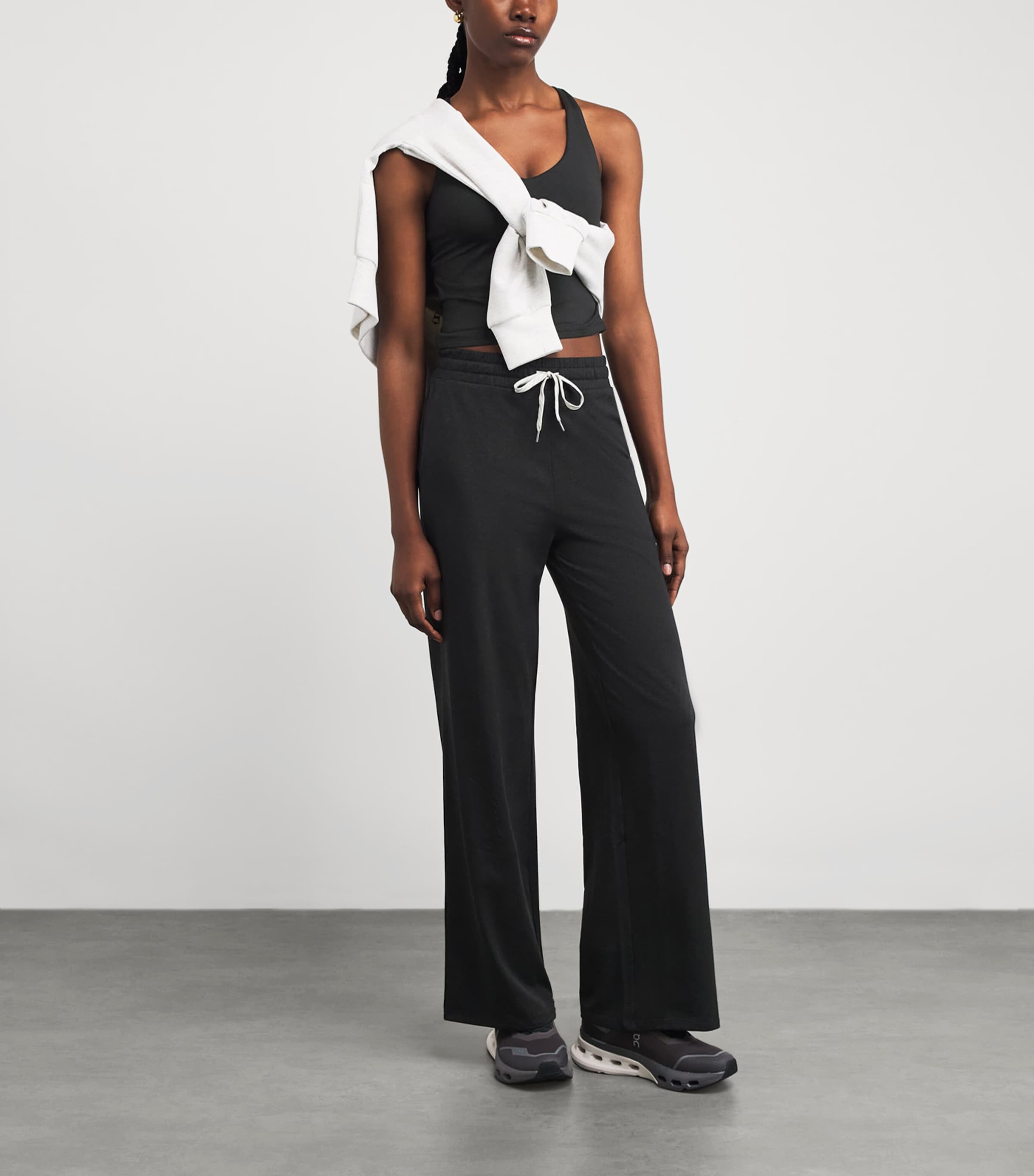 DreamKnit Halo Essentials Sweatpants HBK BLACK HEATH Image 2