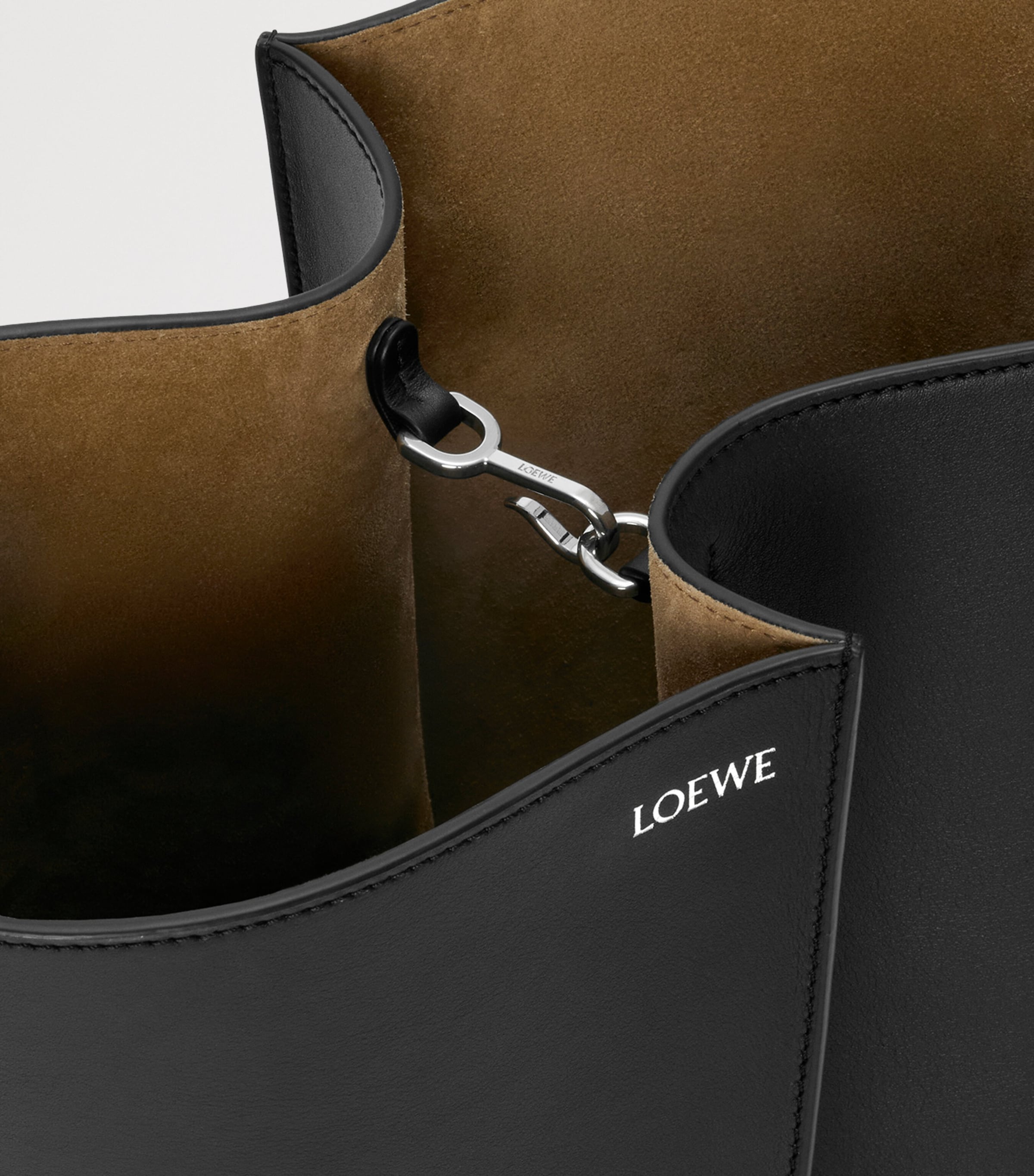 LOEWE Womens Medium Leather Bilbao Bucket Bag Black Image 9