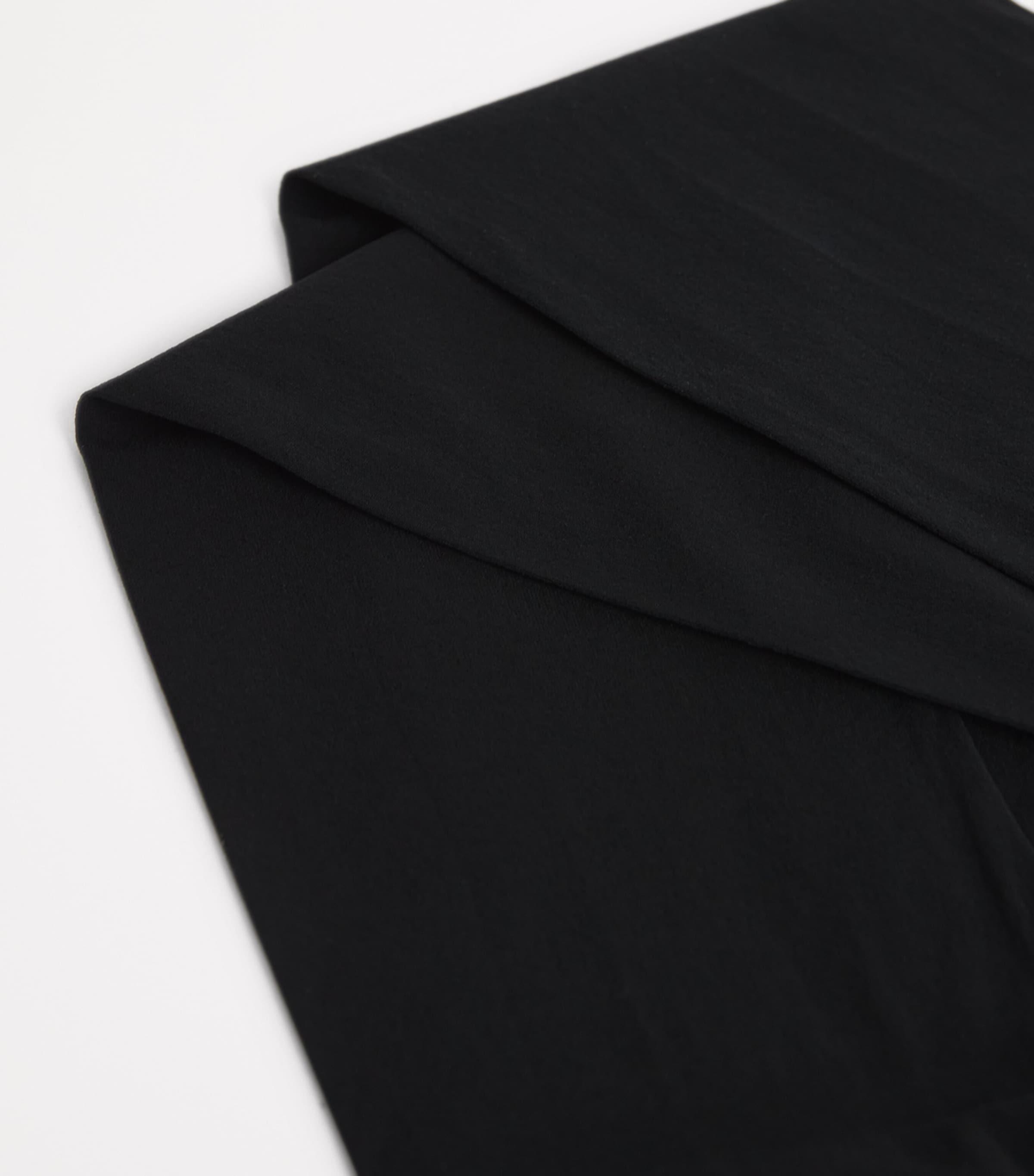 Matte Individual 10 Stockings 7005 BLACK Image 4