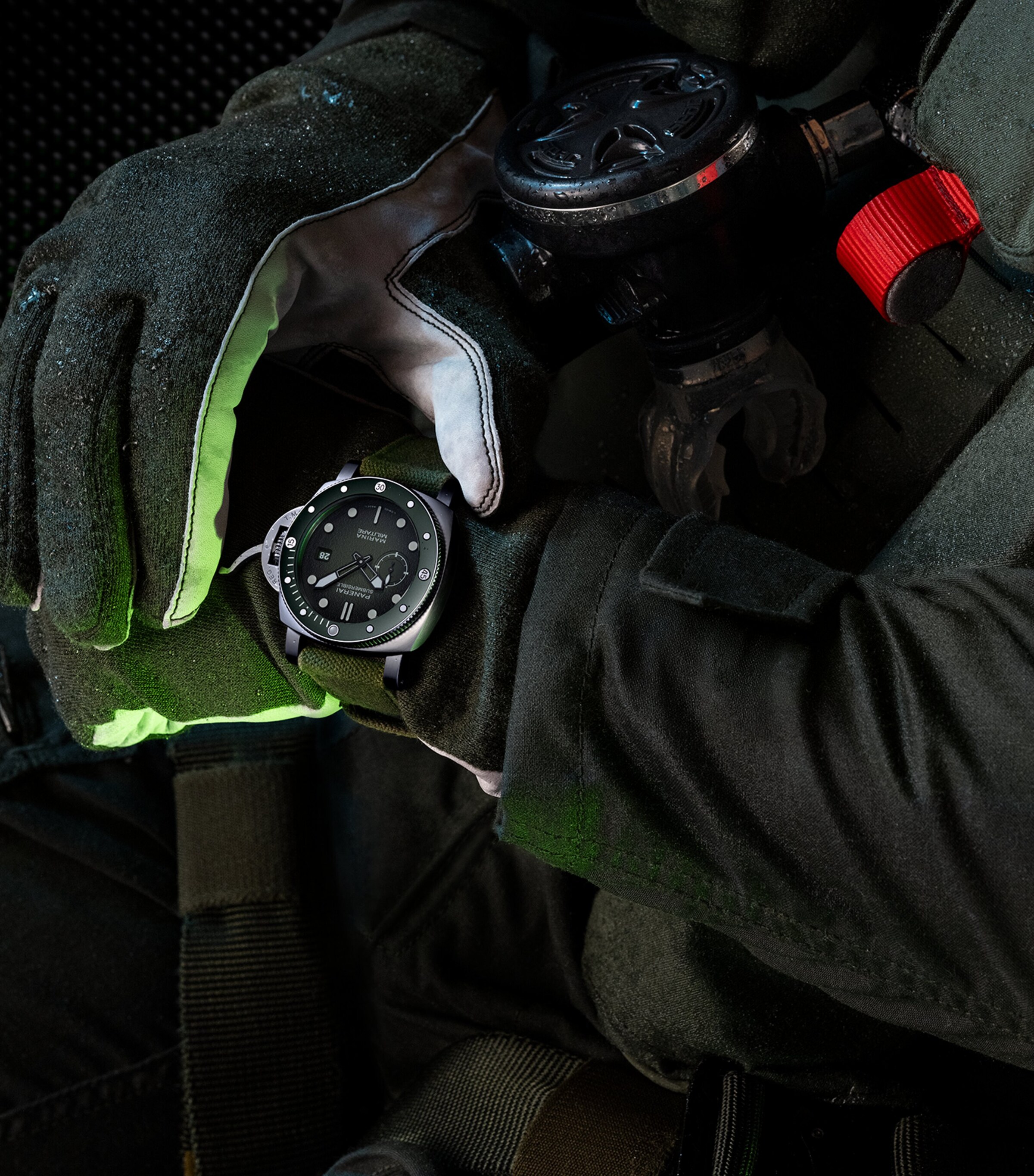 Stainless Steel Submersible Marina Militare Watch 44mm GREEN Image 8