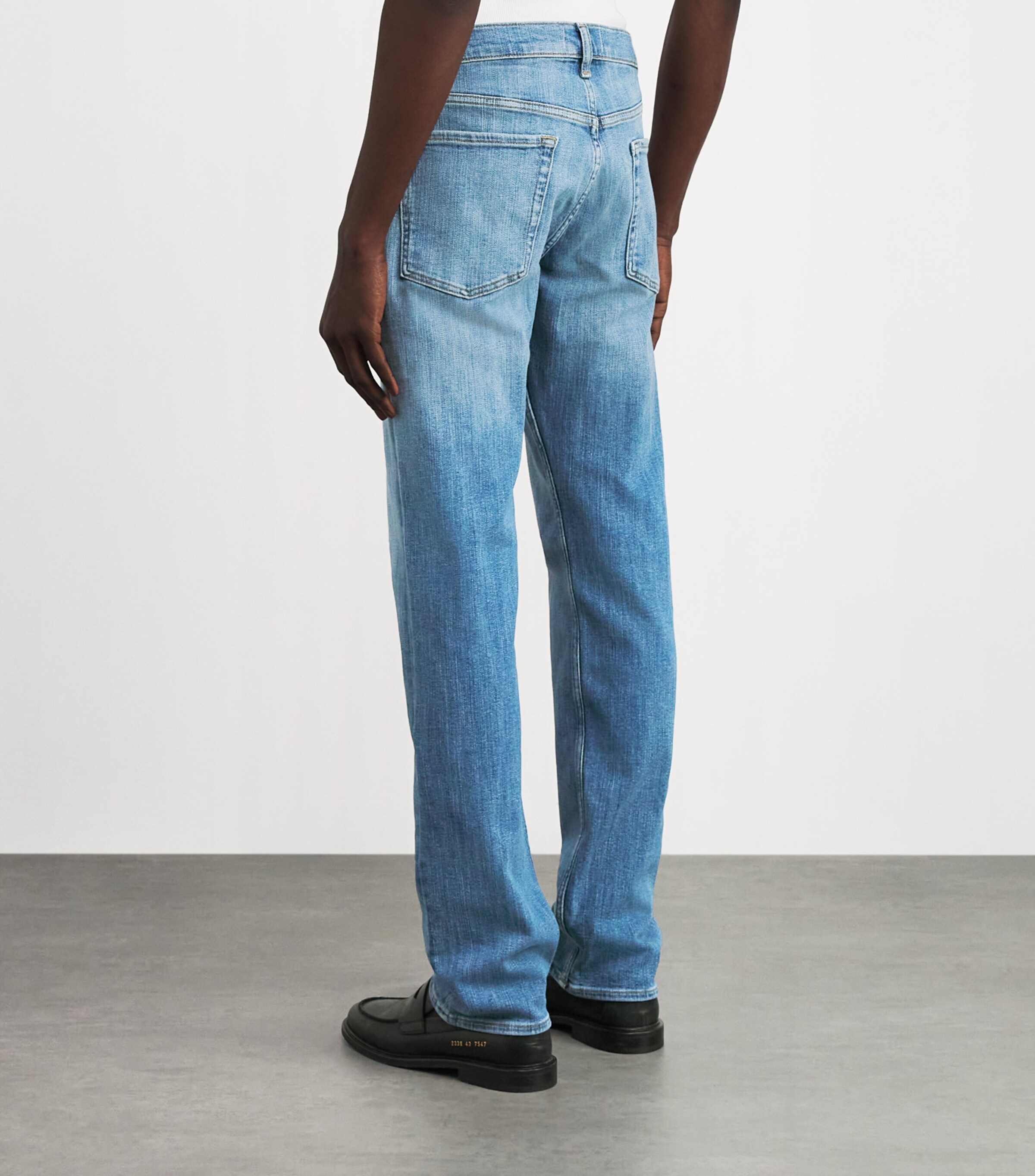 The Straight Jeans MATCH Image 4