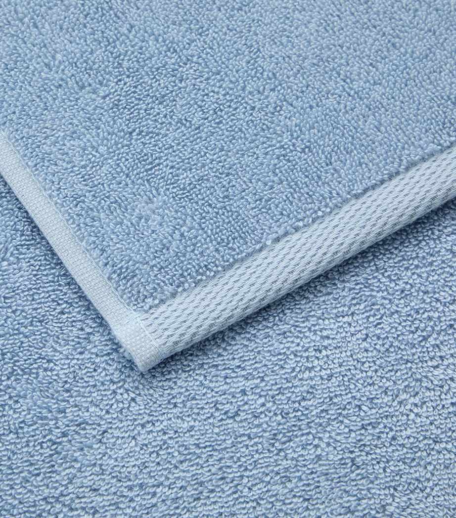 Yves Delorme Organic Cotton Rameau Guest Towel (45cm x 70cm) Blue Image 4