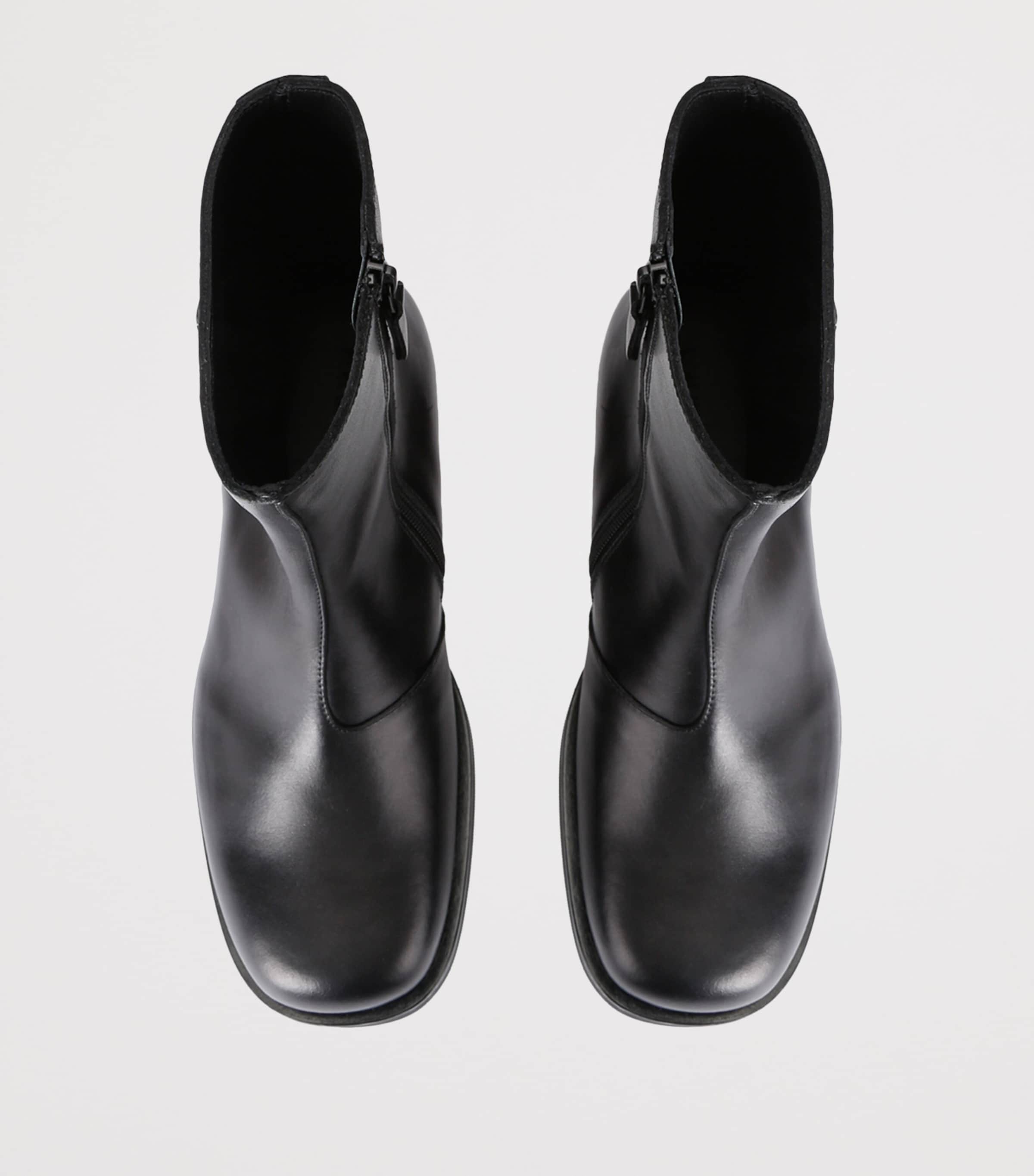 Leather Camion Ankle Boots BLACK Image 4