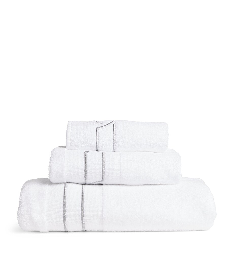 Abyss & Habidecor Cluny Bath Towel (70cm x 140cm) Silver Image 1