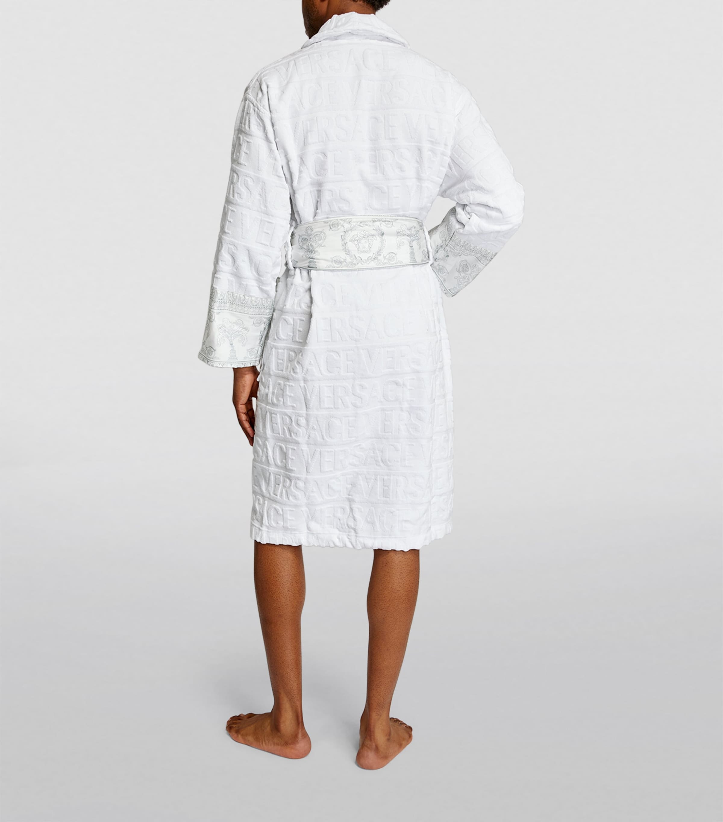 Baroque Bathrobe 5W380 WHT/WHT Image 3