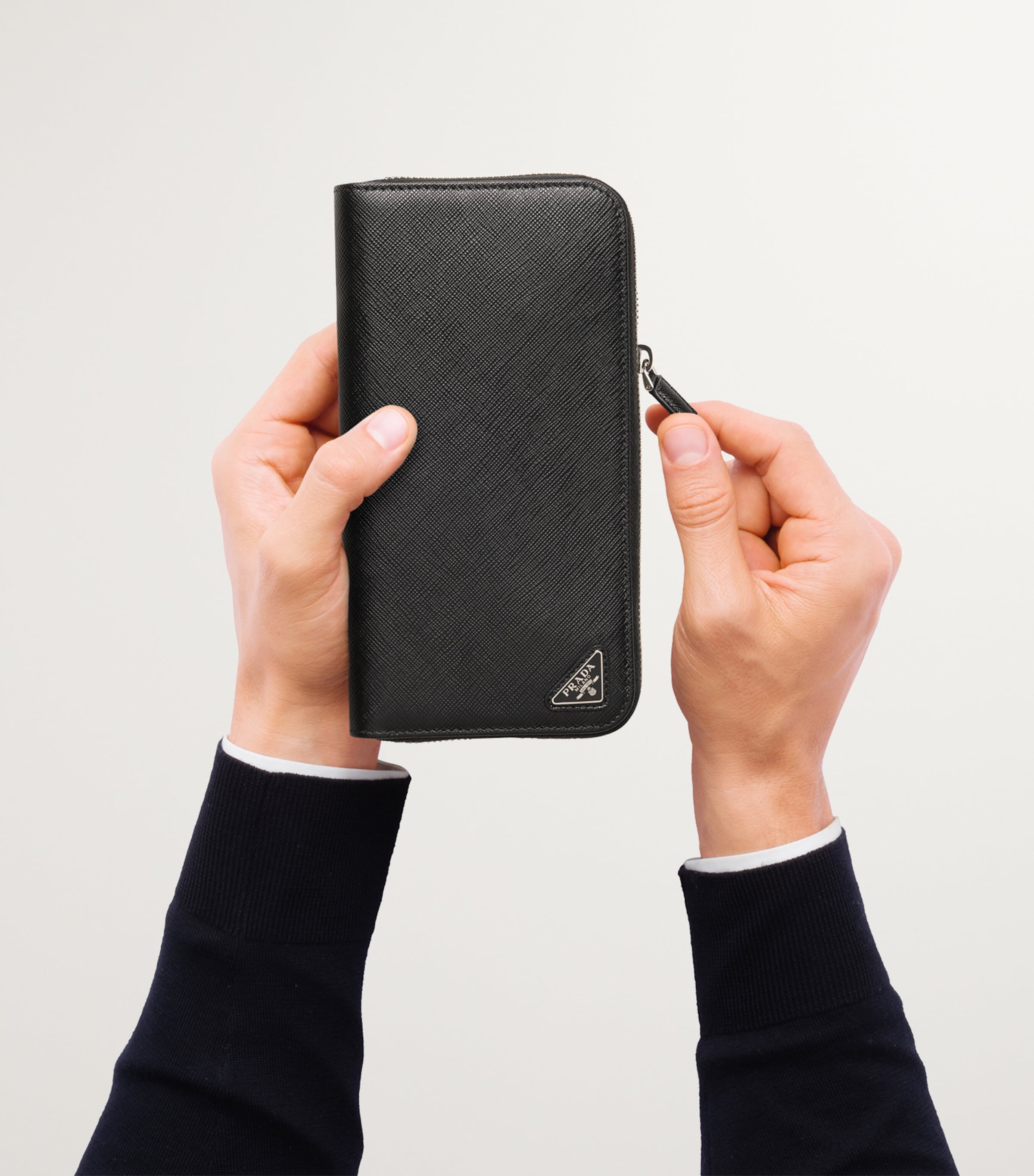 Saffiano Leather Zipped Wallet F0002 Image 6