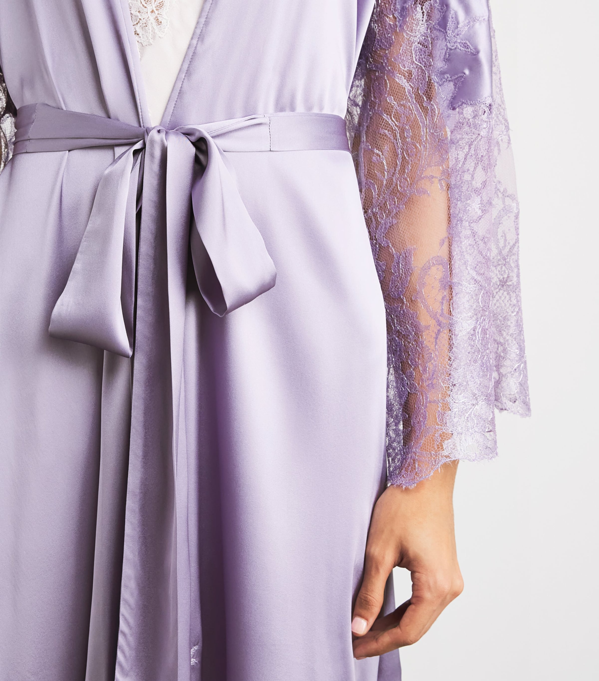 Rosamosario Womens Silk Lace-Trim Robe Lilac Image 3
