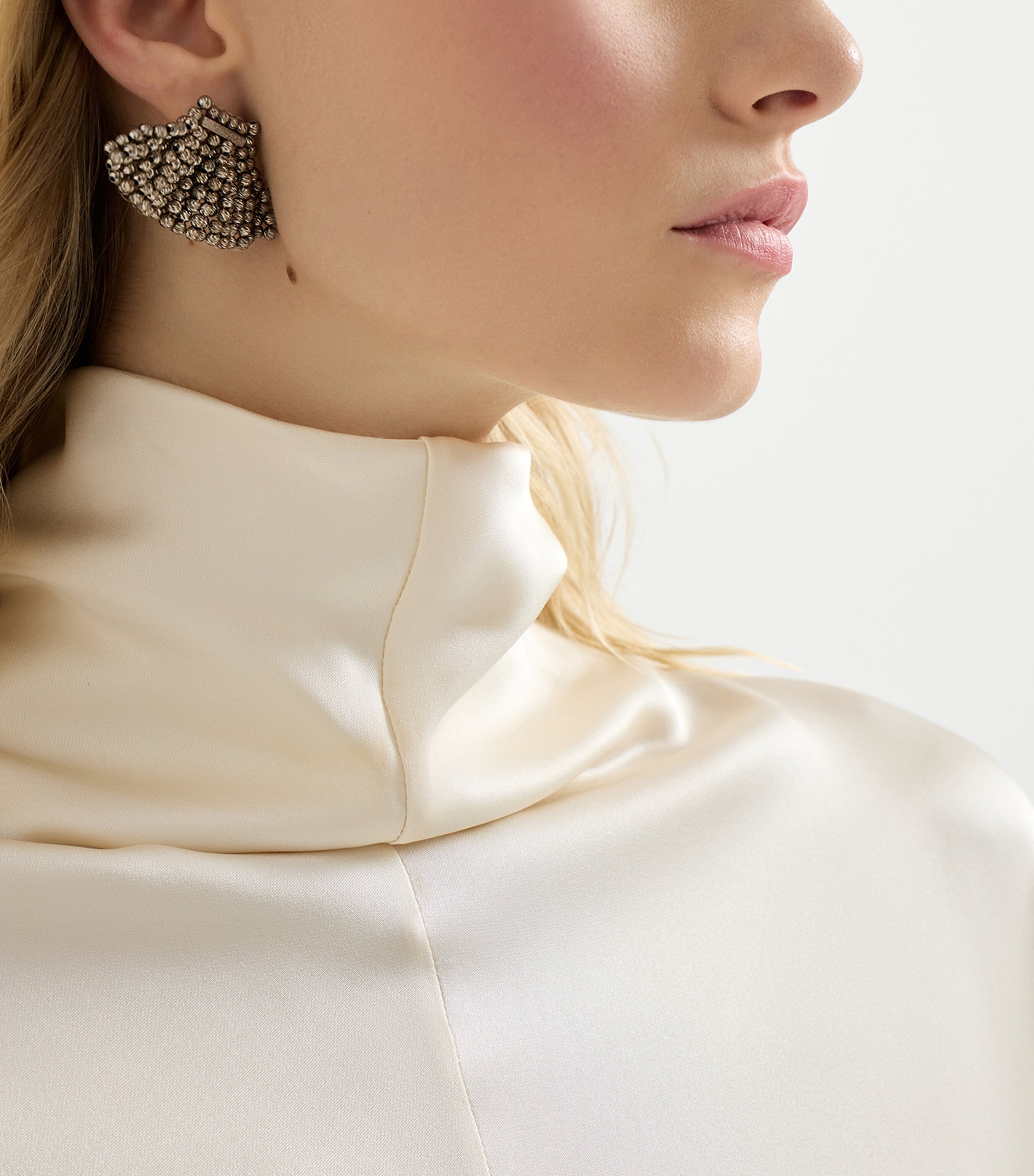 Silk Rollneck Blouse C7925 Image 4