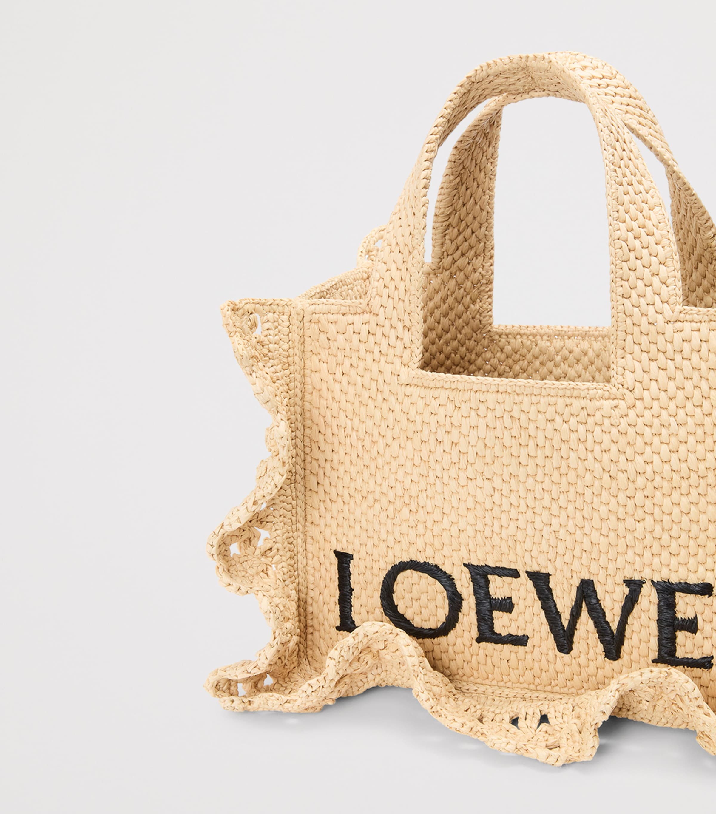 【LOEWE】Paula's Ibiza スモール フォント フリル トートバッグ Loewe Paula's Ibiza Font Ruffles Small raffia tote bag Loewe