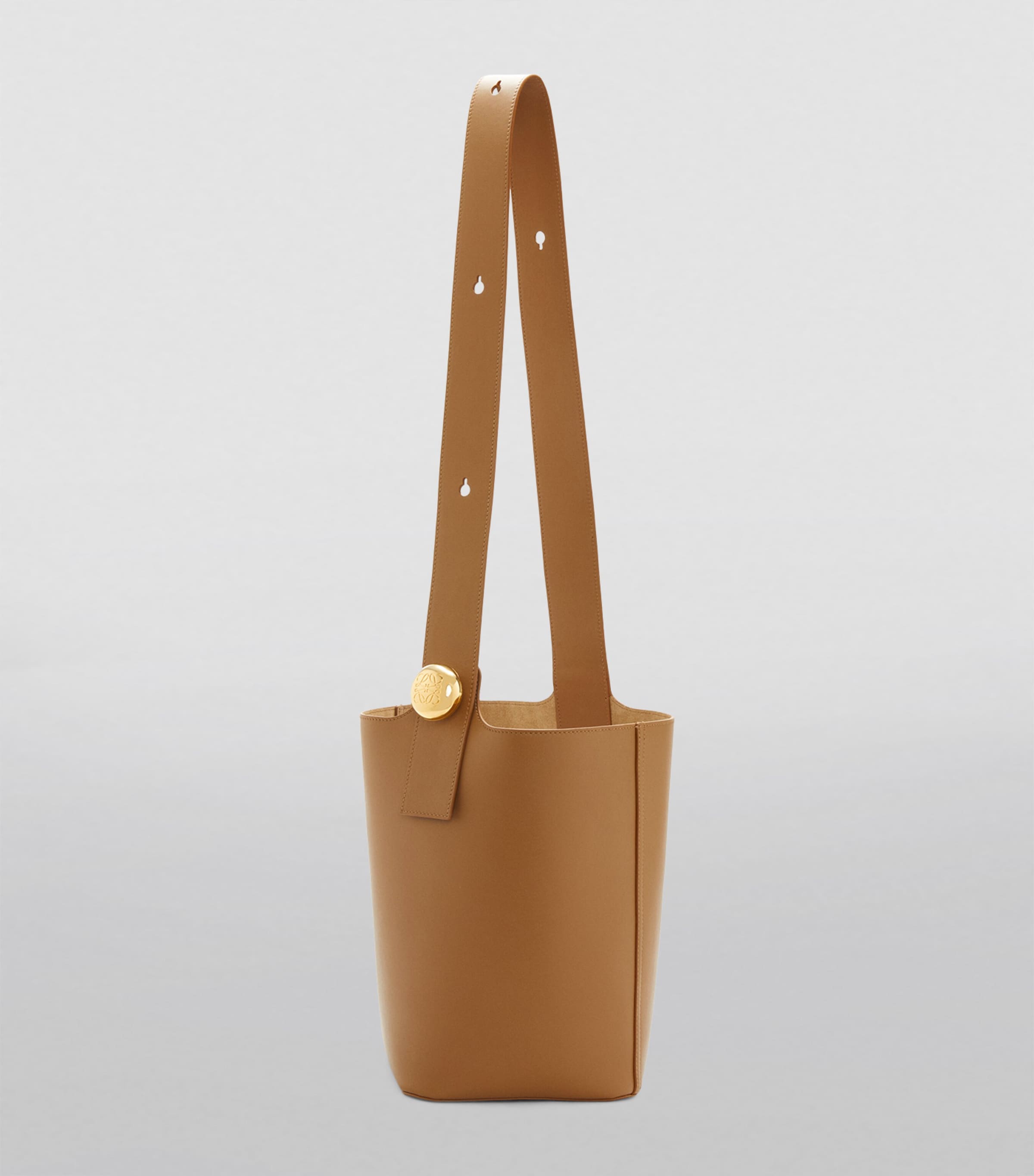 Medium Pebble-Calfskin Bucket Bag OAK Image 2