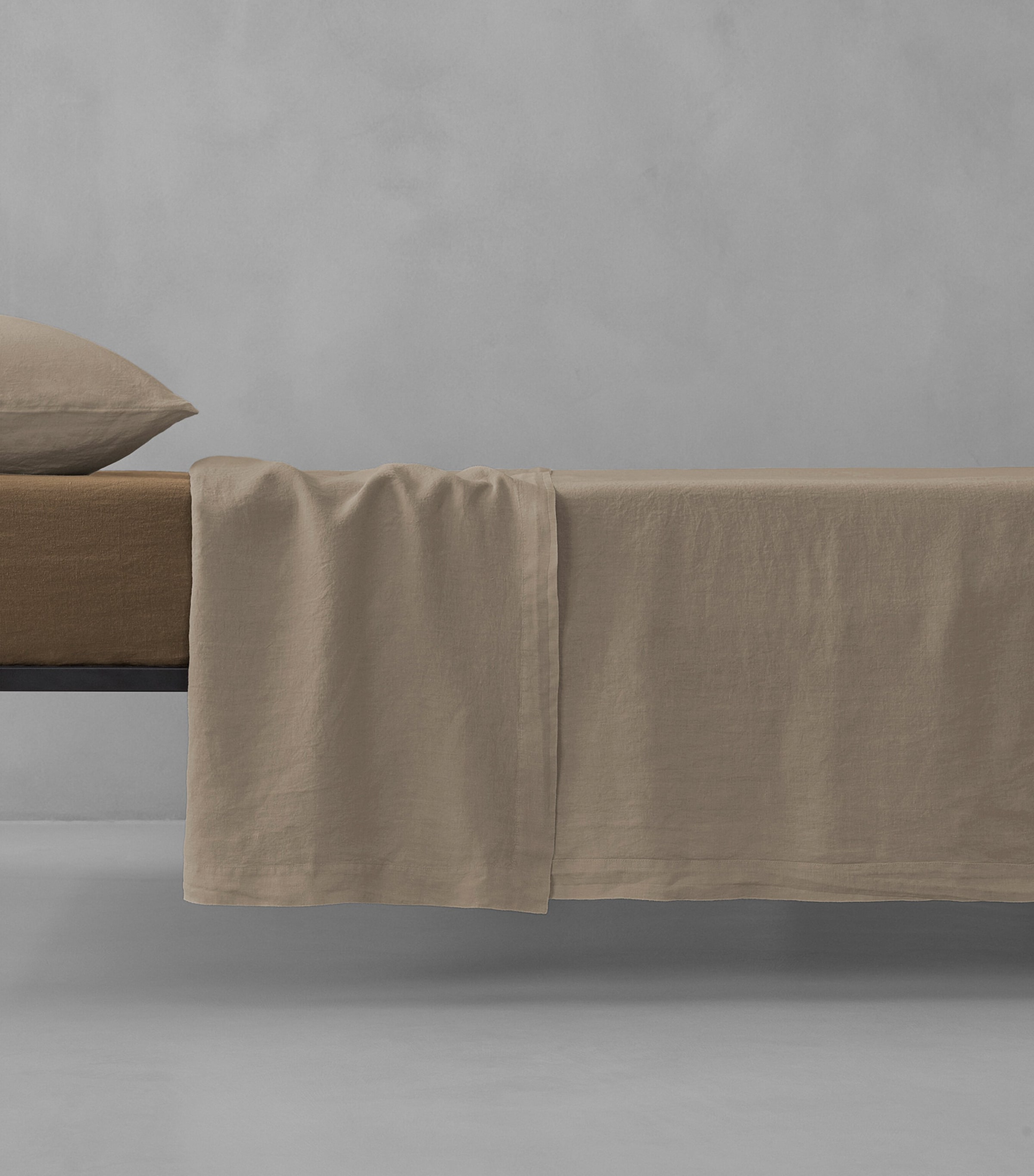 Society Limonta Linen Rem Super King Flat Sheet (270cm x 290cm) Malto Image 1