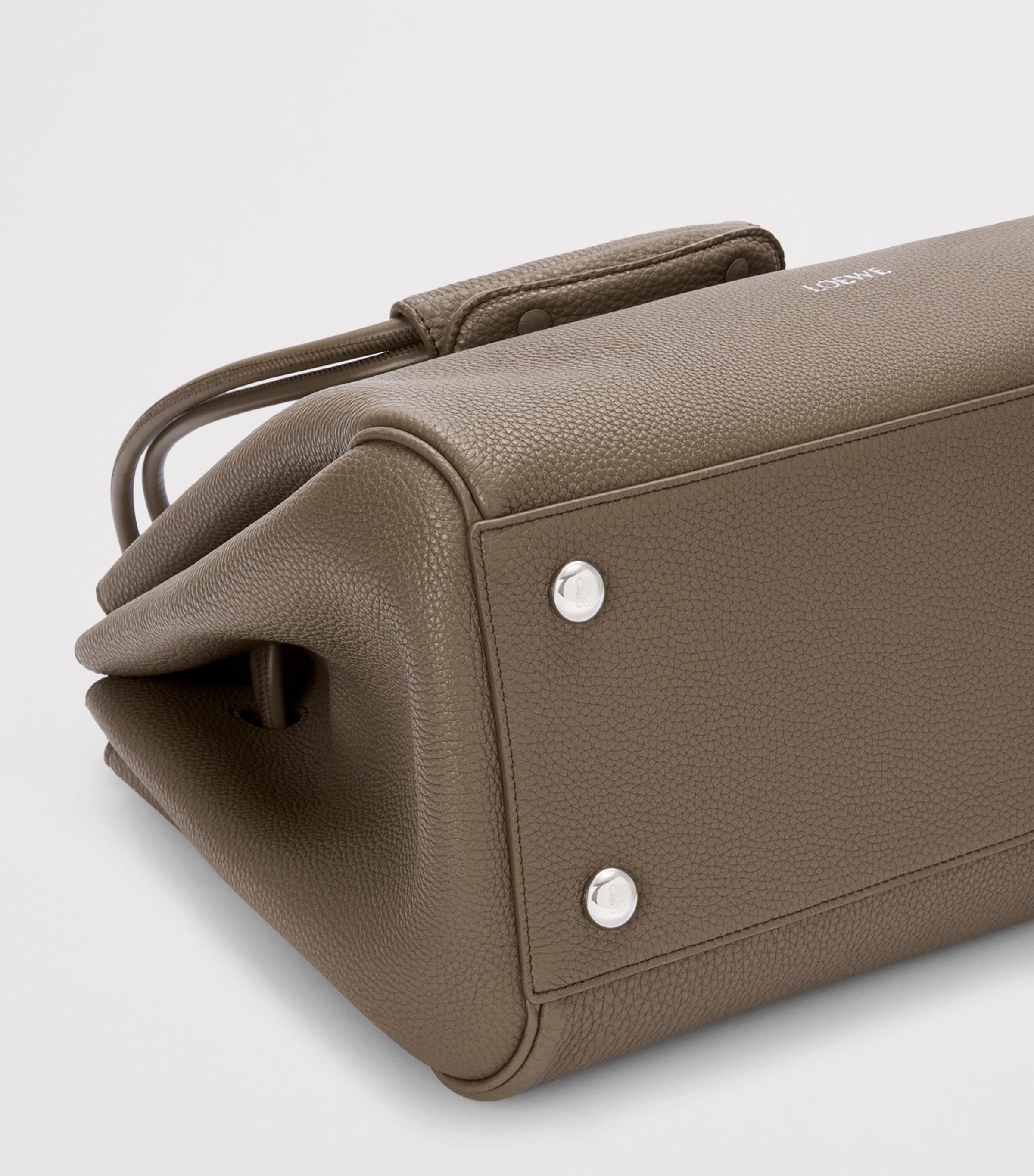 Large Grained Leather Madrid Shoulder Bag TAUPE Image 8