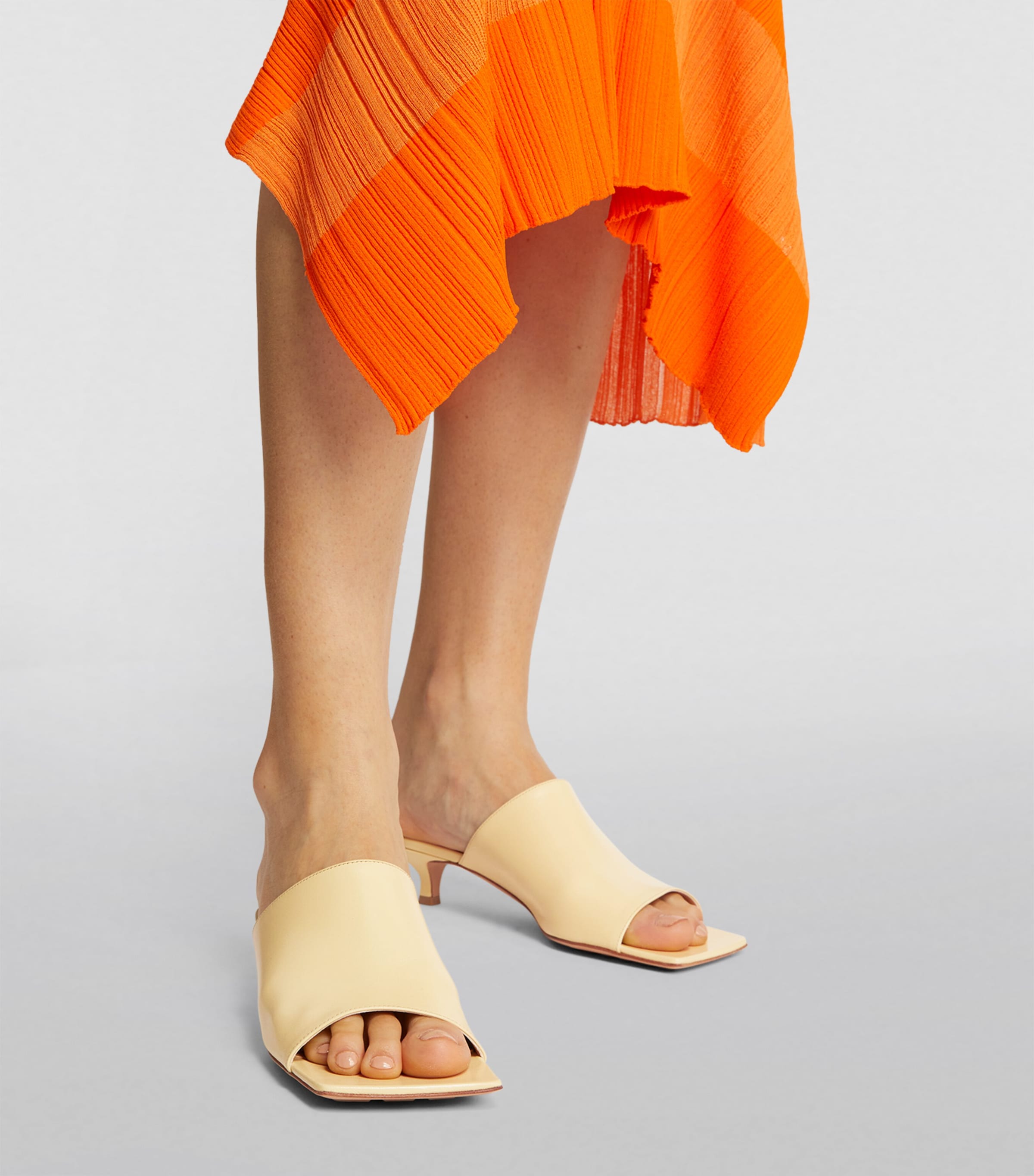 サンダル・ミュール Bottega Veneta Stretch Mule Orange Bottega Veneta Leather Stretch Mules 40 | Harrods UK