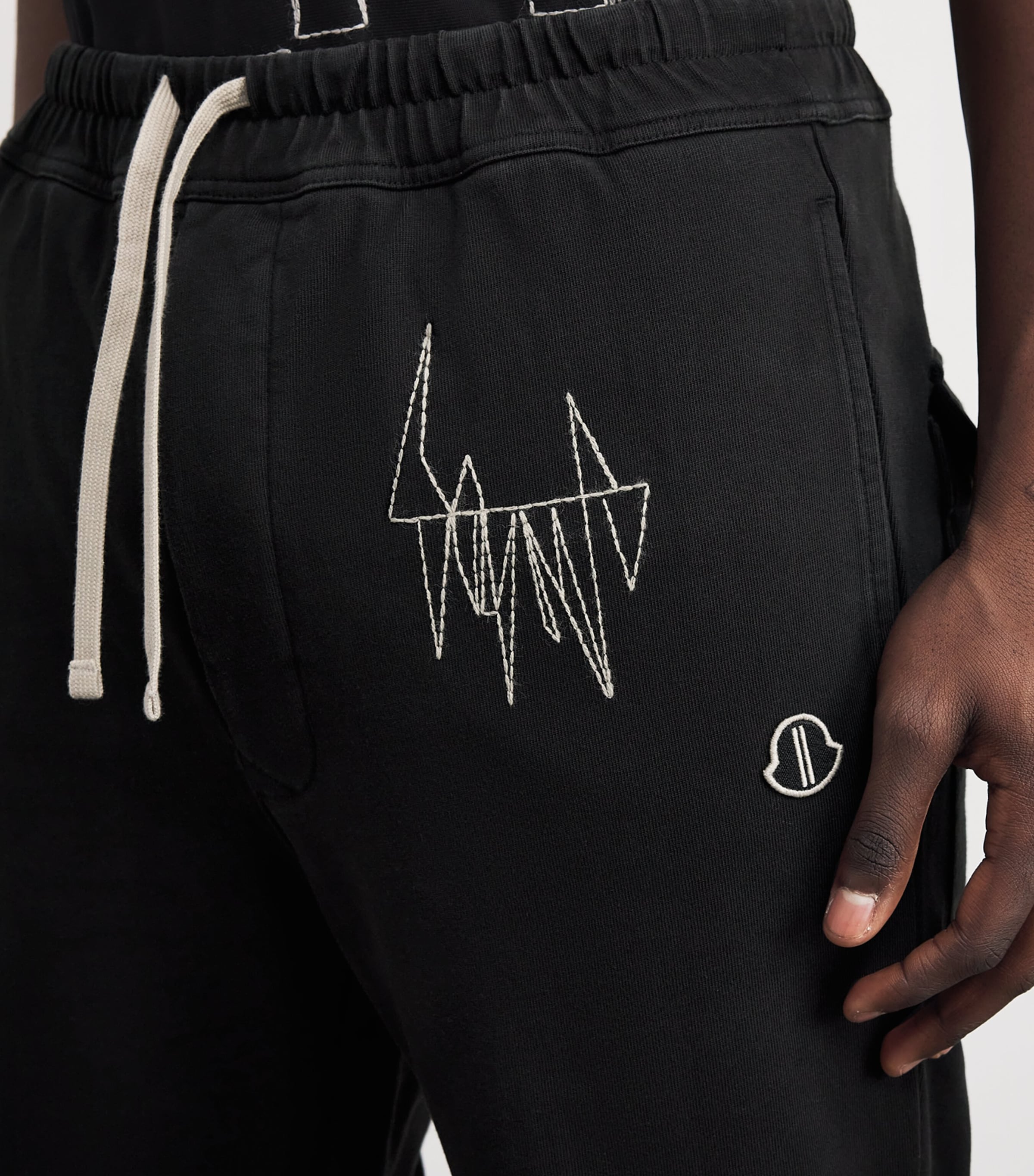 x Moncler Cotton Embroidered Straight Sweatpants 999 - BLACK Image 6