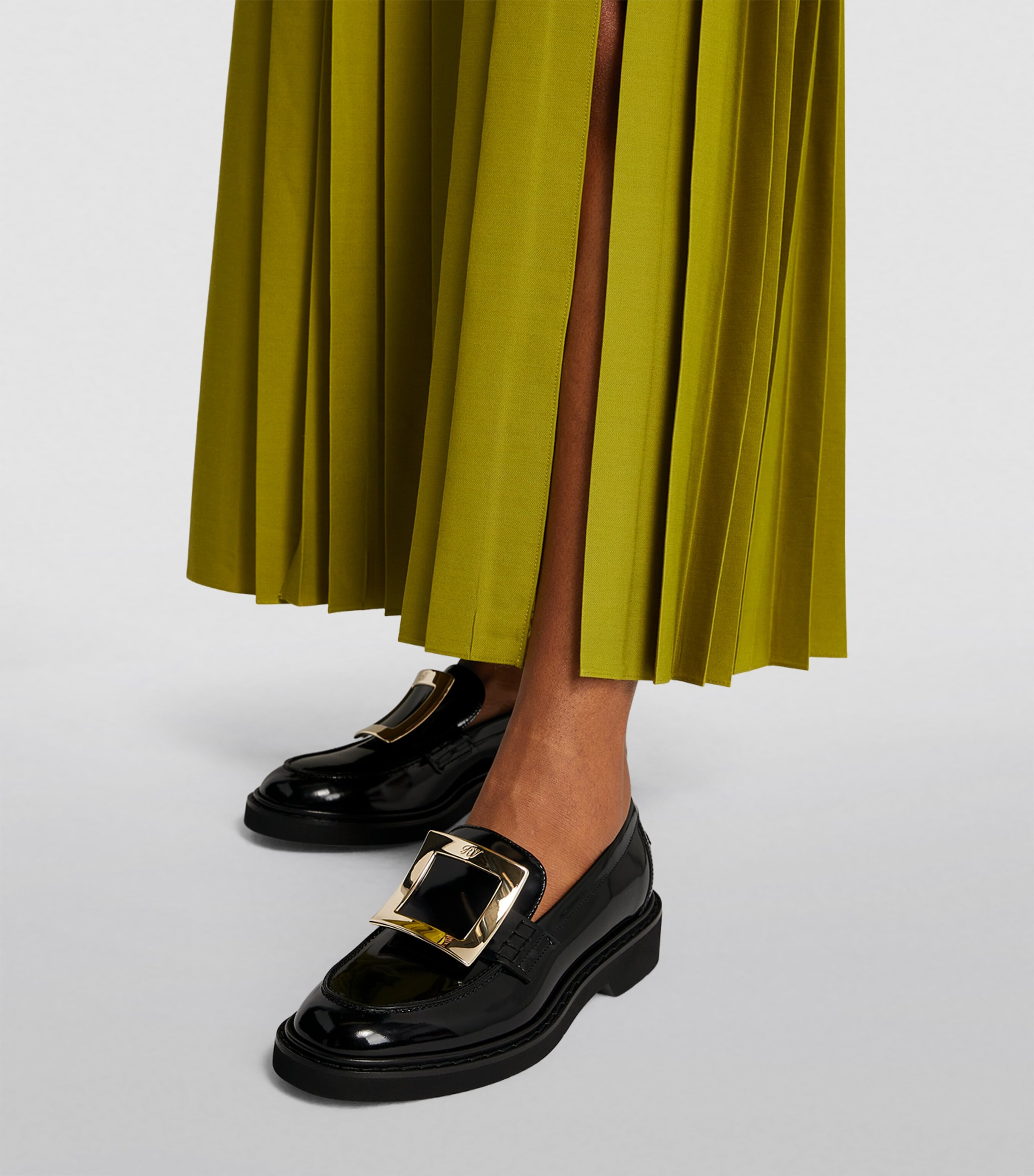 【クラシックコーデ】ROGER VIVIER Viv Rangersレザーローファー RVW54825190RBTB999-02.jpg