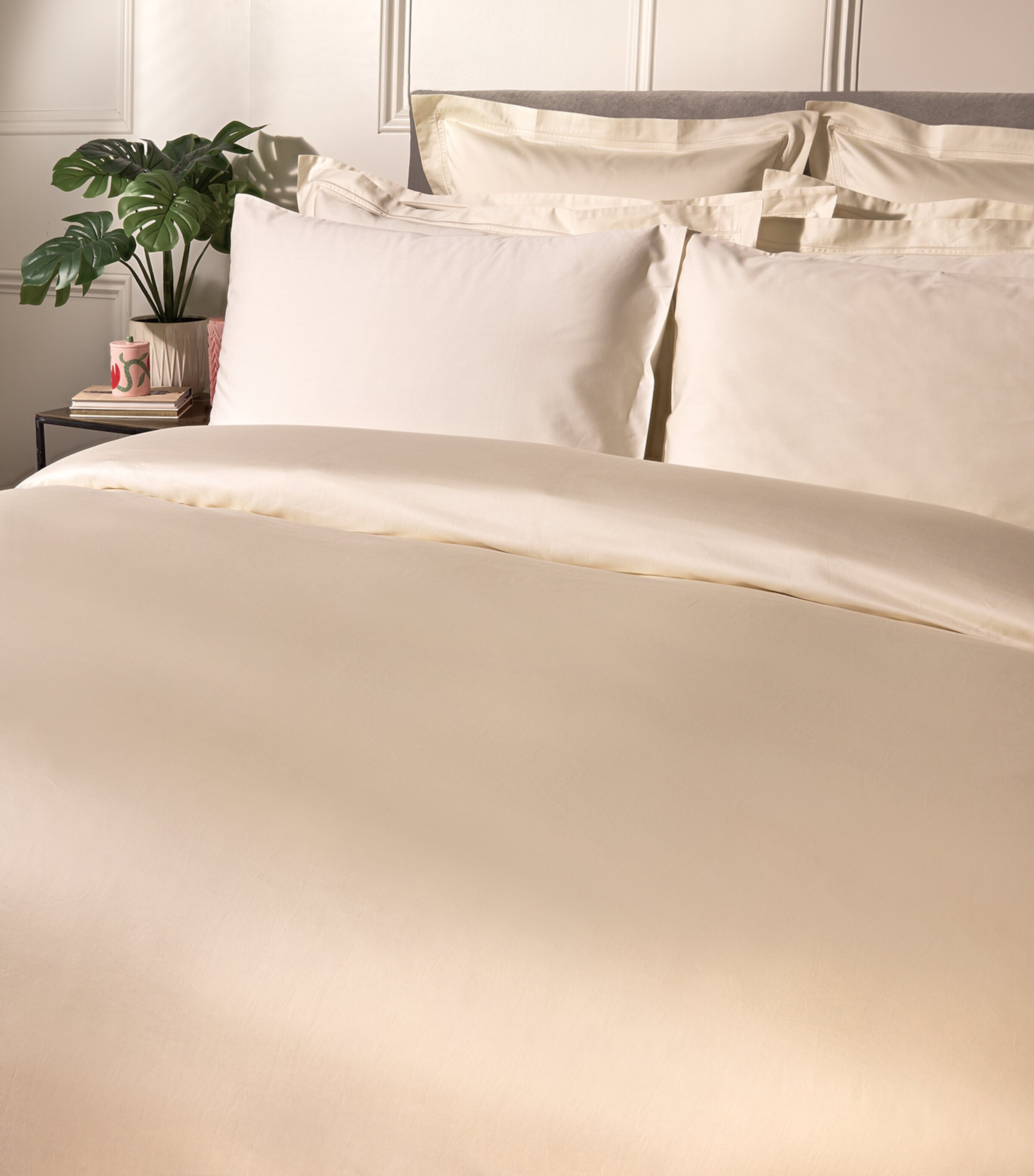 Harrods of London Brompton II Double Fitted Sheet (135cm x 190cm) Ivory Image 3