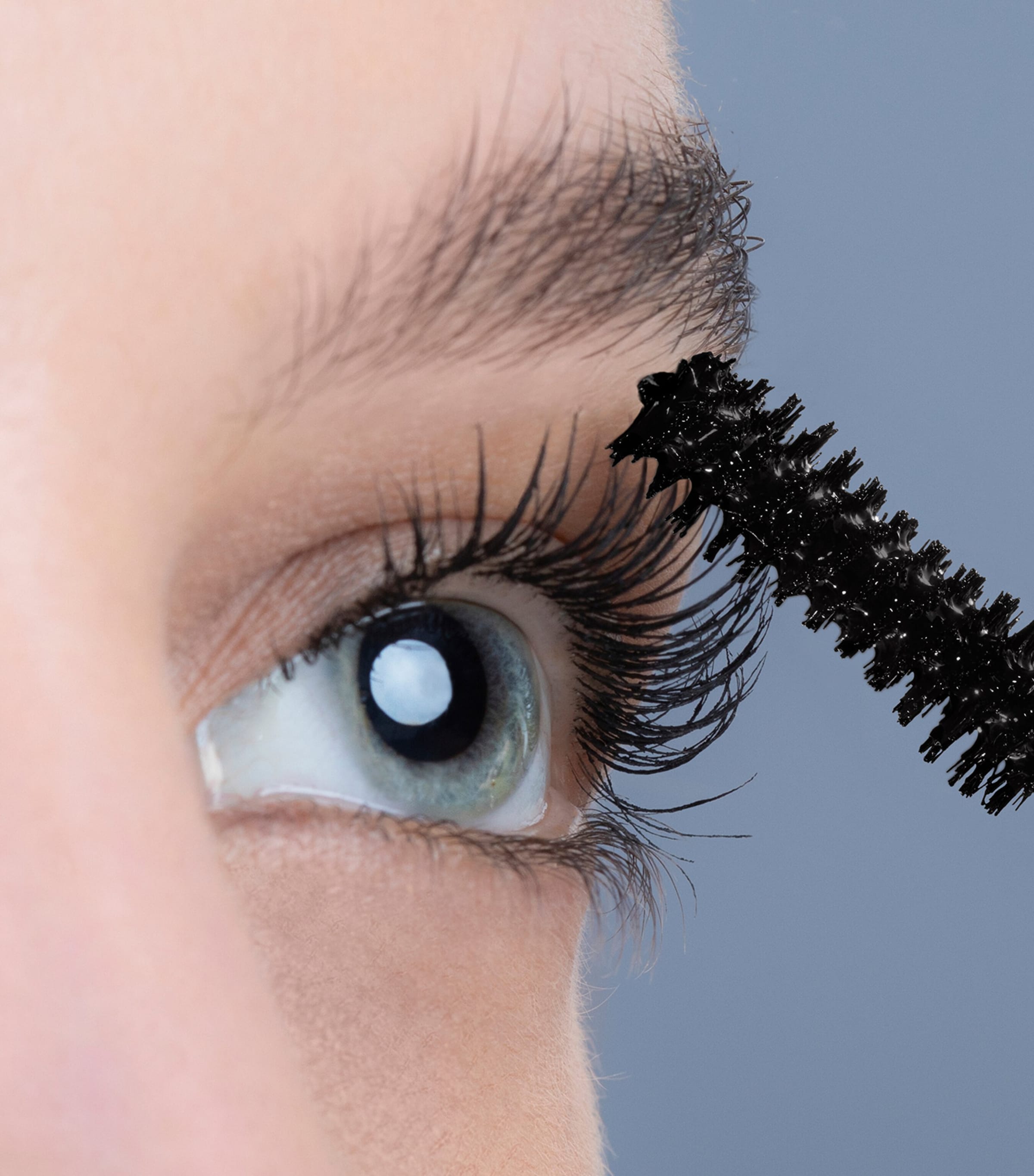 Carolina Herrera Fabulous Eyes Waterproof Mascara Black Image 5
