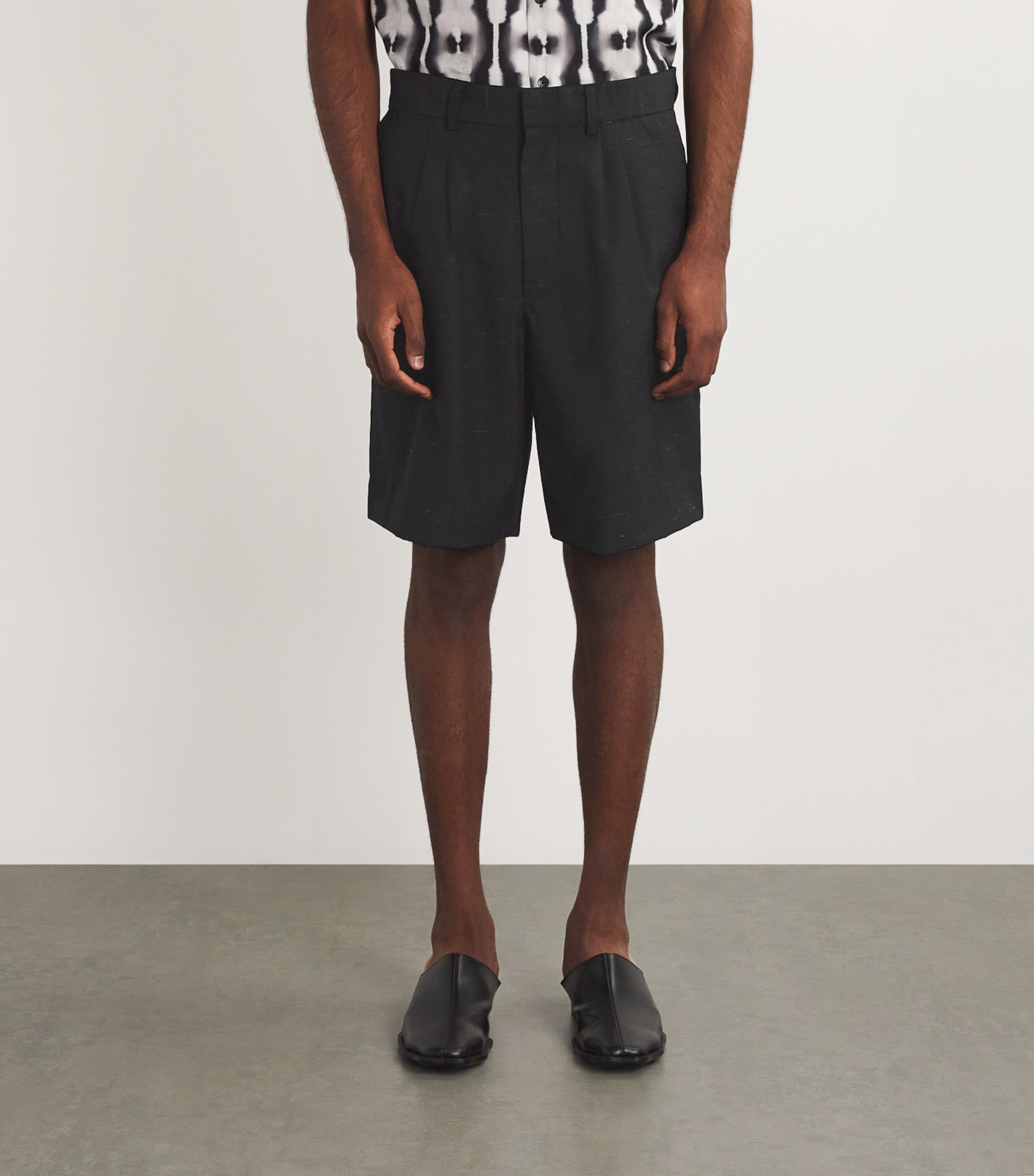 Wool-Linen Heathered Tailored Shorts BLACK Image 3