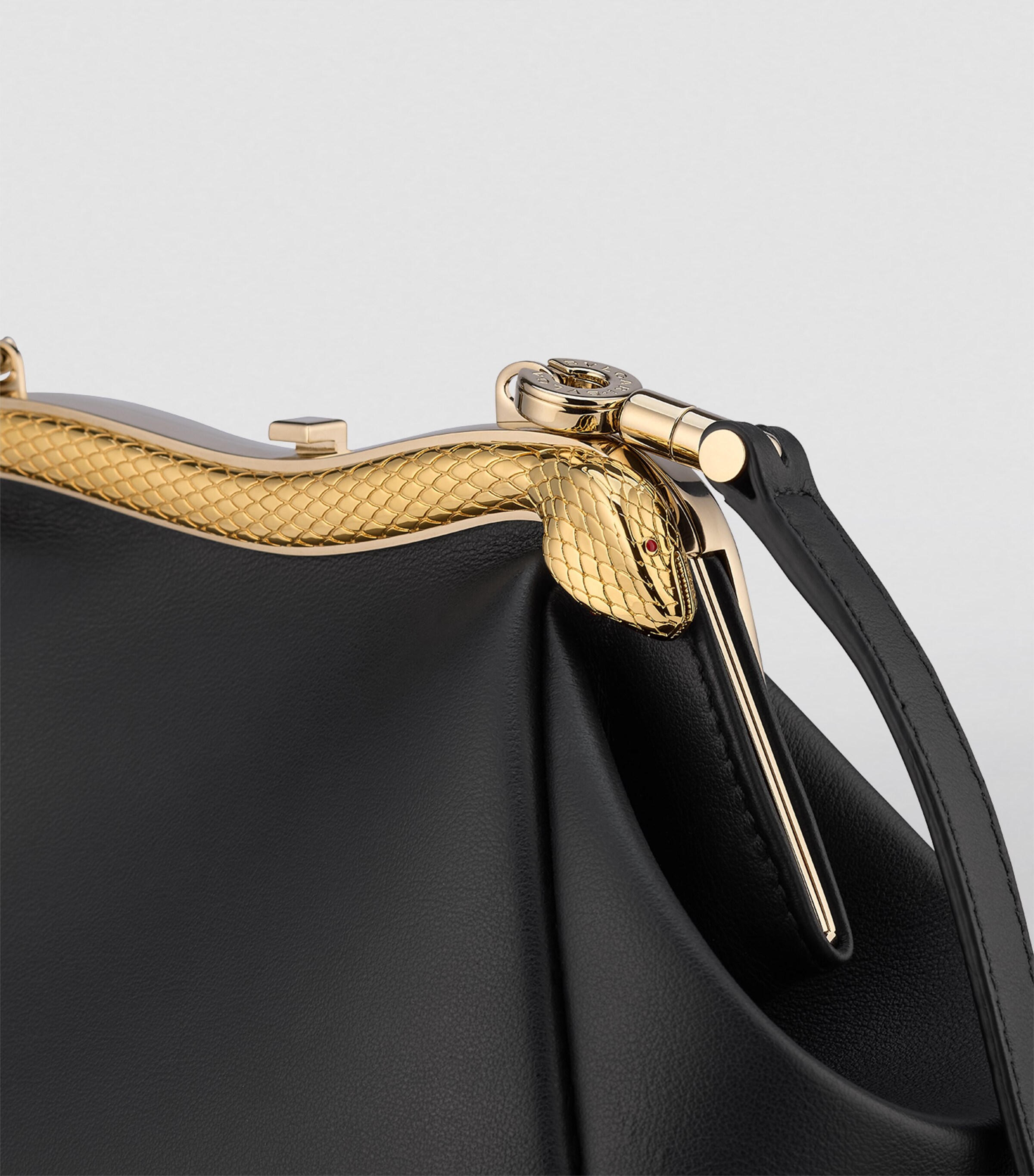 Small Leather Serpentine Clutch Bag BLACK Image 6