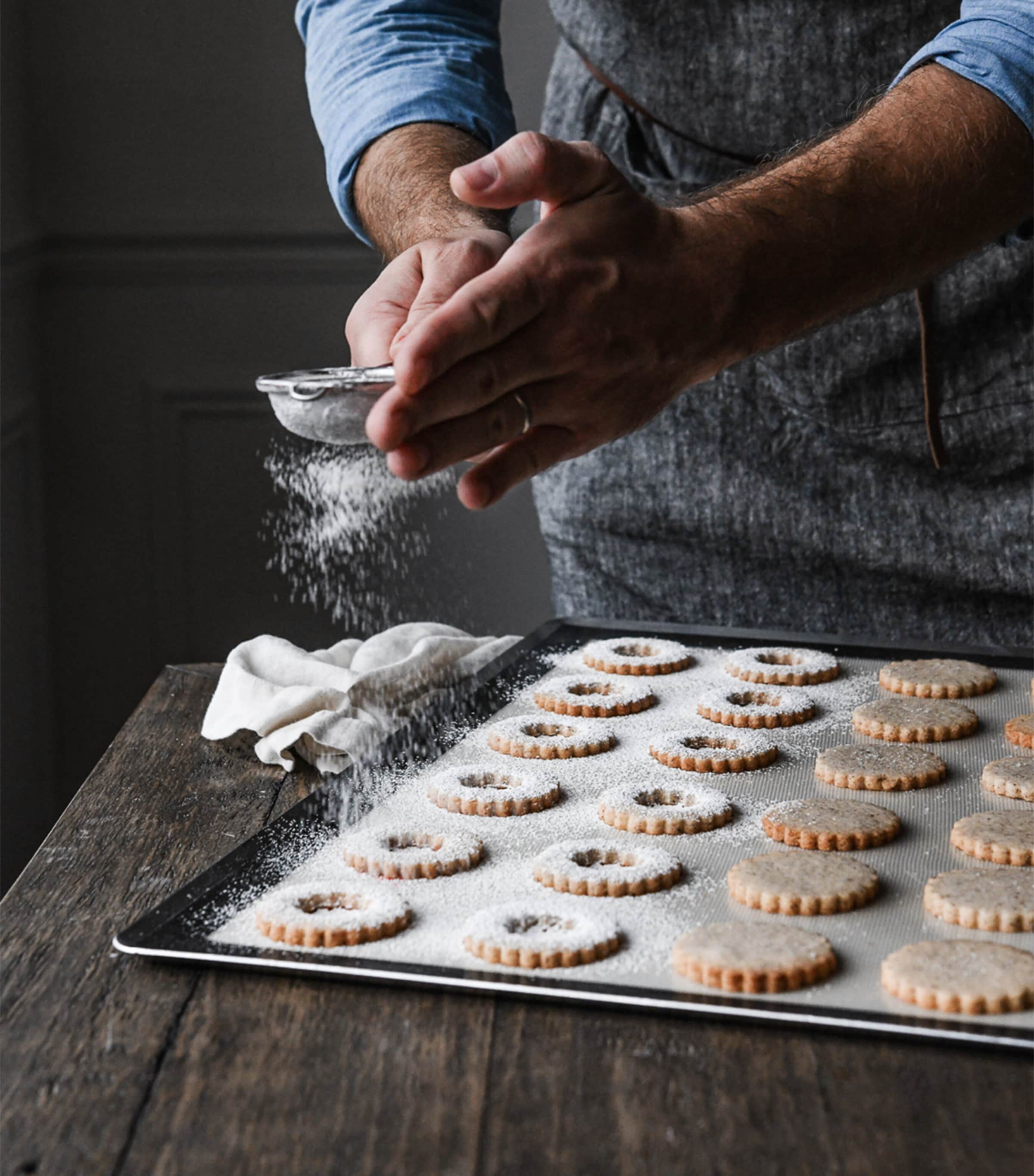 Steel Non-Stick Baking Sheet (40cm x 30cm) BLACK Image 2