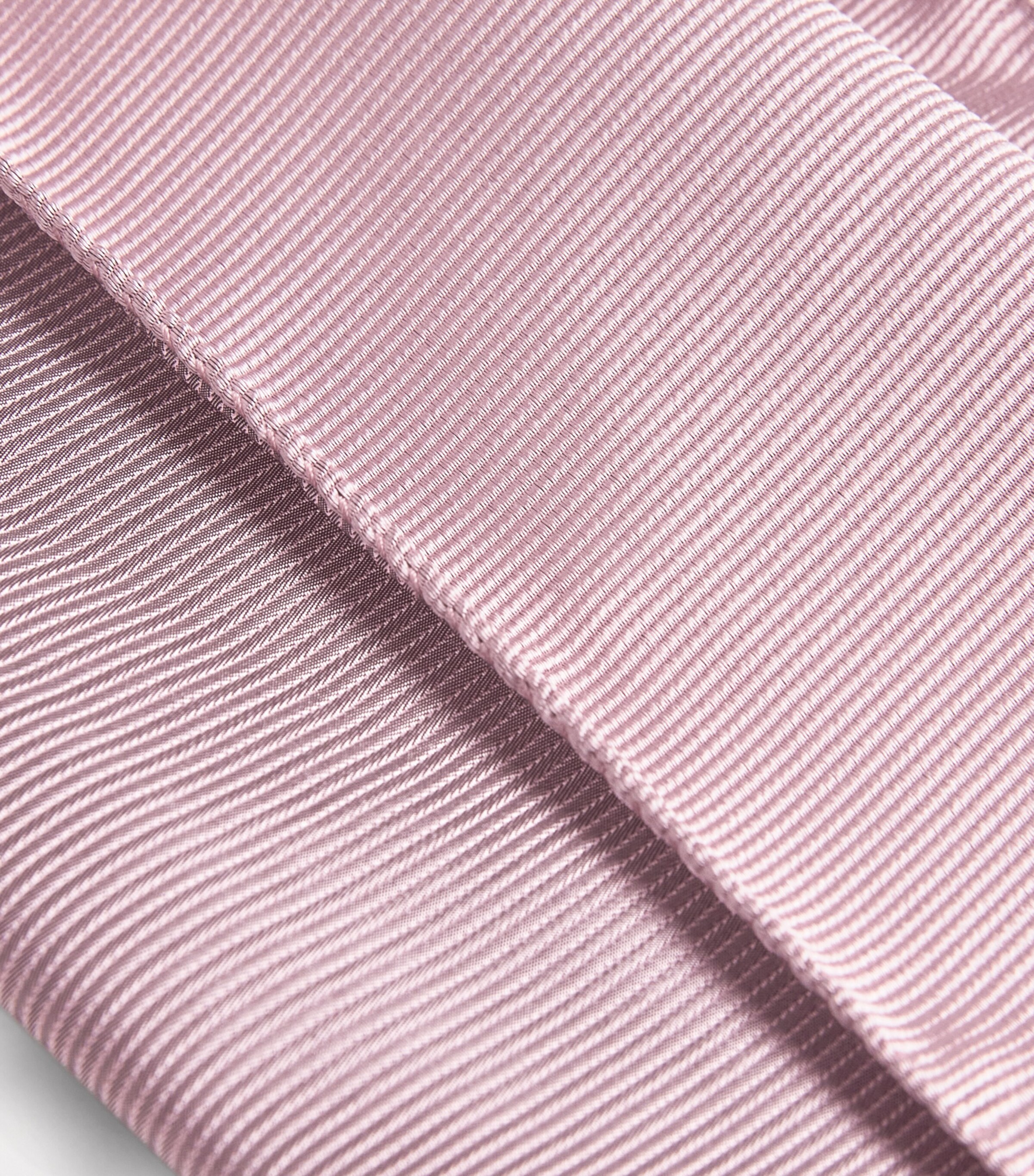 Giorgio Armani Silk Gabardine Pocket Square | Men Accessories | Pocket Squares | Designers | Giorgio Armani | Partywear | Mens | Accessories Giorgio Armani Silk Gabardine Pocket Square | Men Accessories | Pocket Squares | Designers | Giorgio Armani | Partywear | Mens | Accessories
