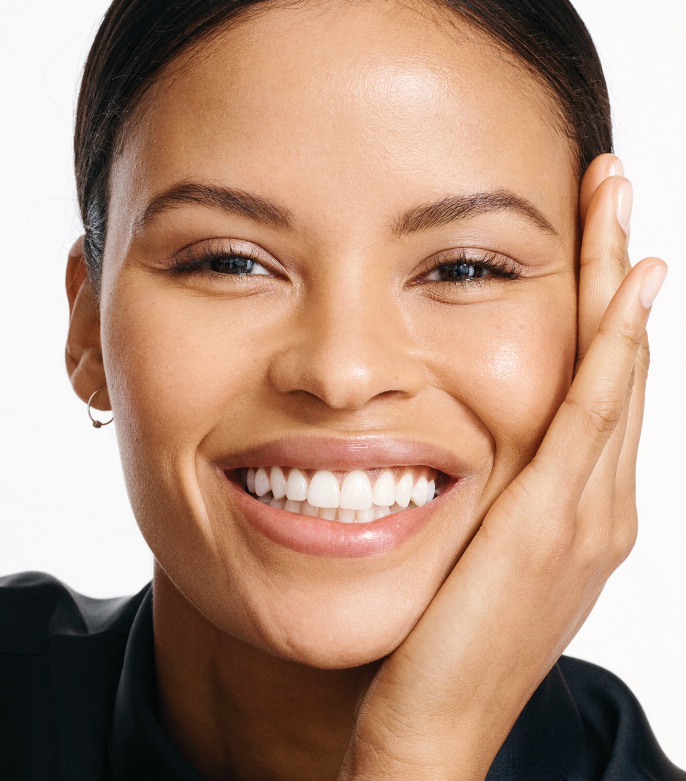 Radiant Cream Foundation B50 Image 6