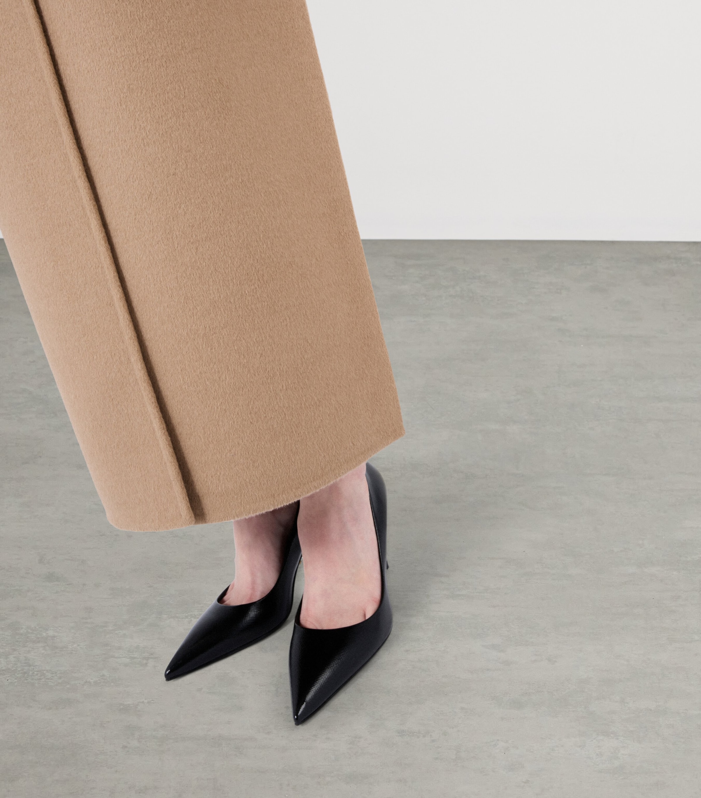 Prada Patent Saffiano Leather Pumps 85 Black Image 2