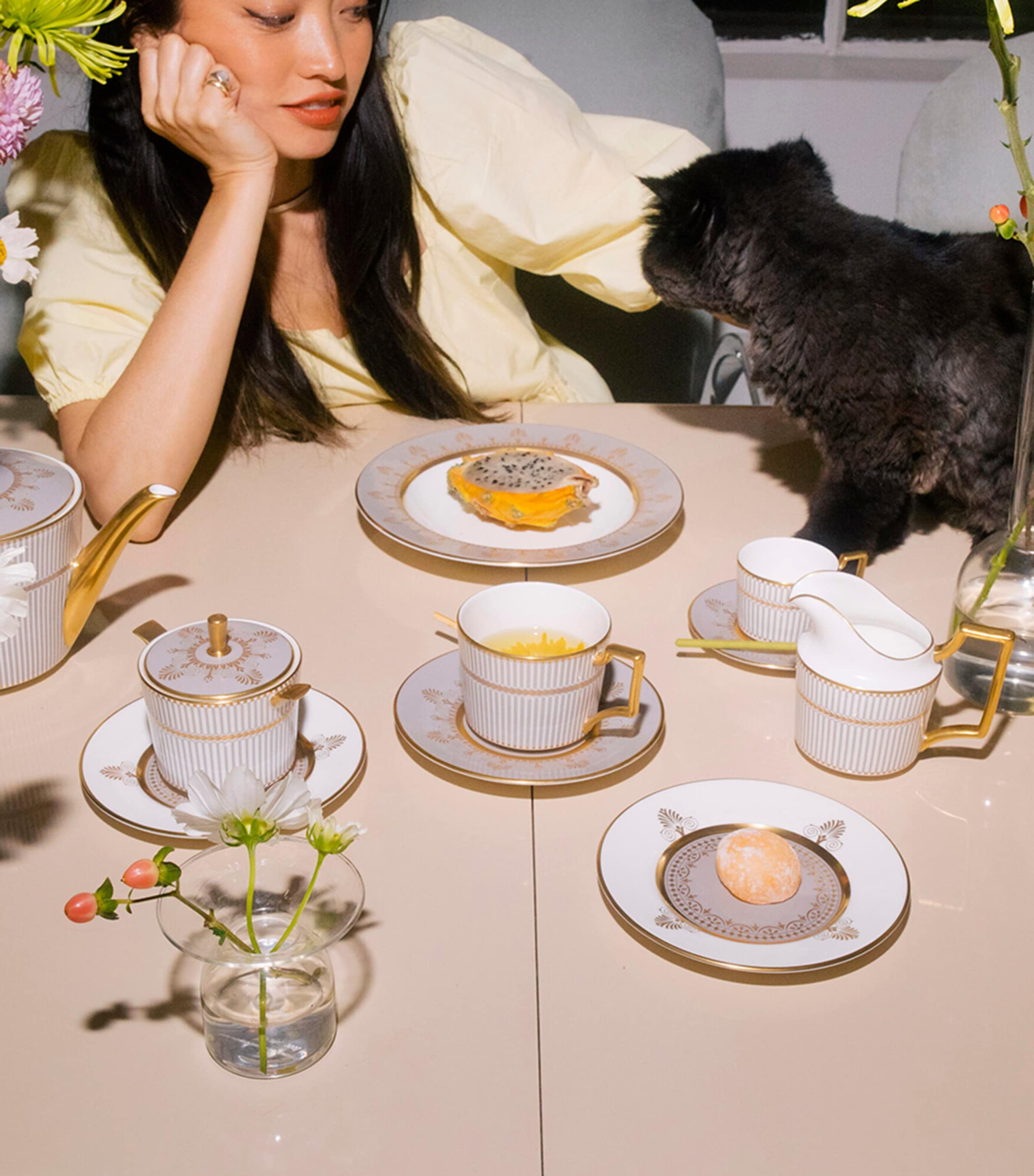 Anthemion Grey Soup Plate (23cm) GREY Image 2