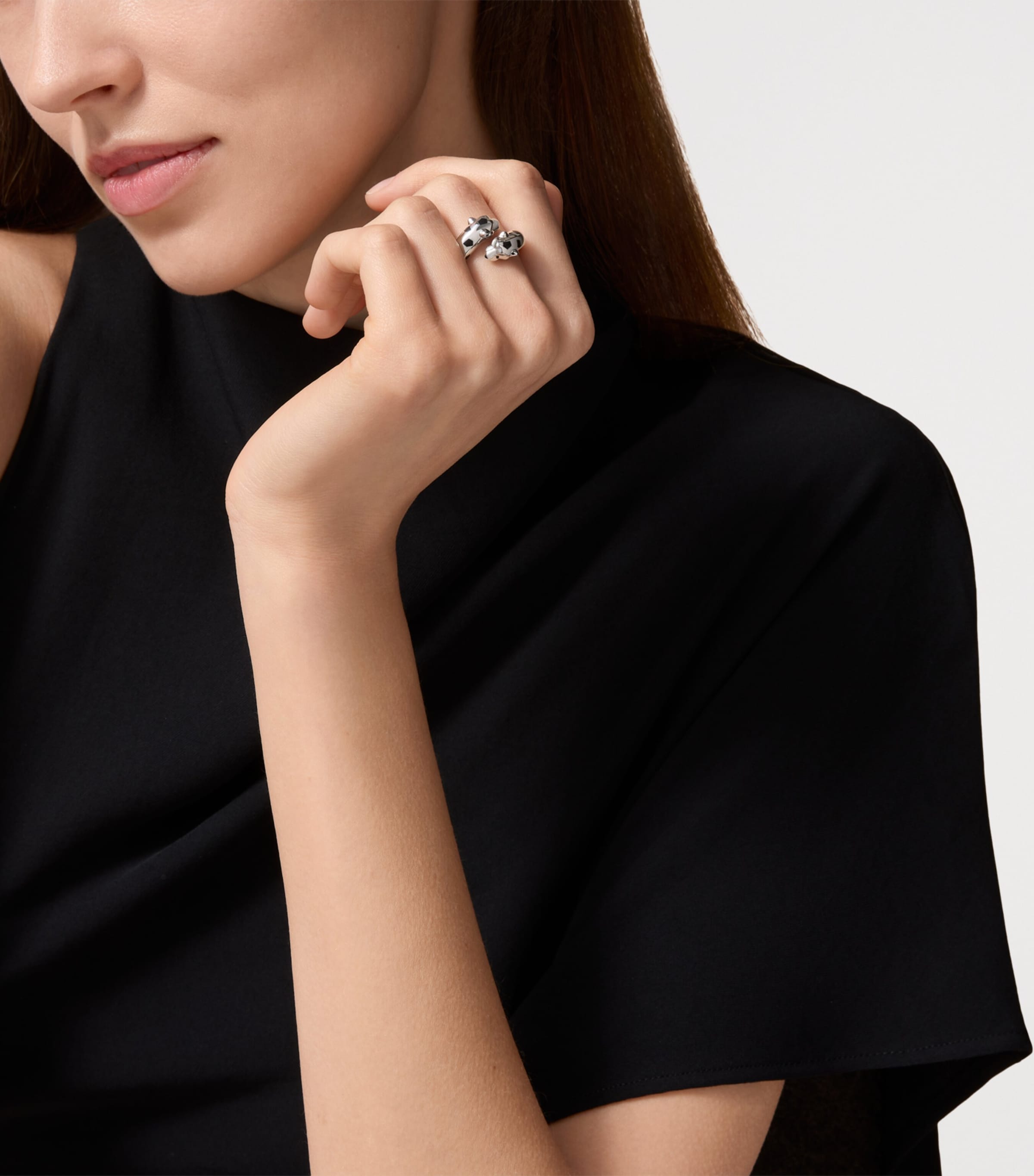 Cartier White Gold, Tsavorite and Onyx Panthère de Cartier Ring White Gold Image 2