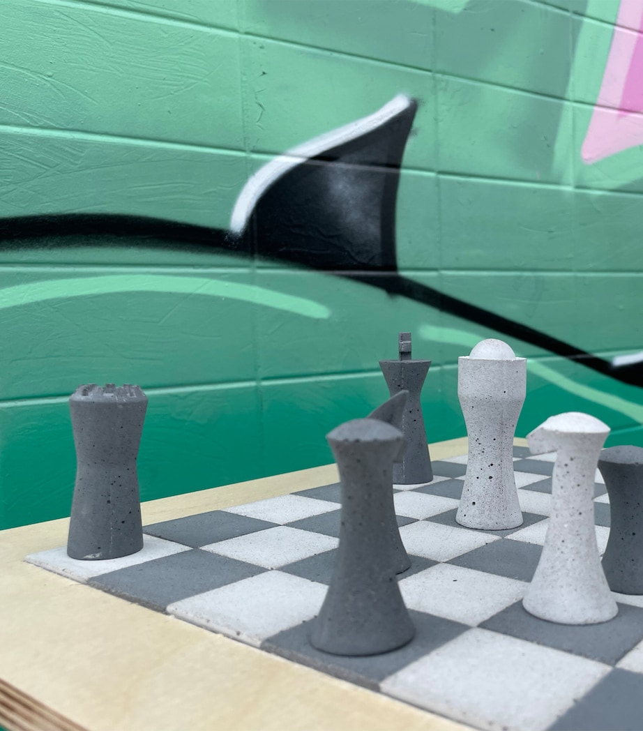 x Daniel Caesar Spergy Chess Set GREY Image 2