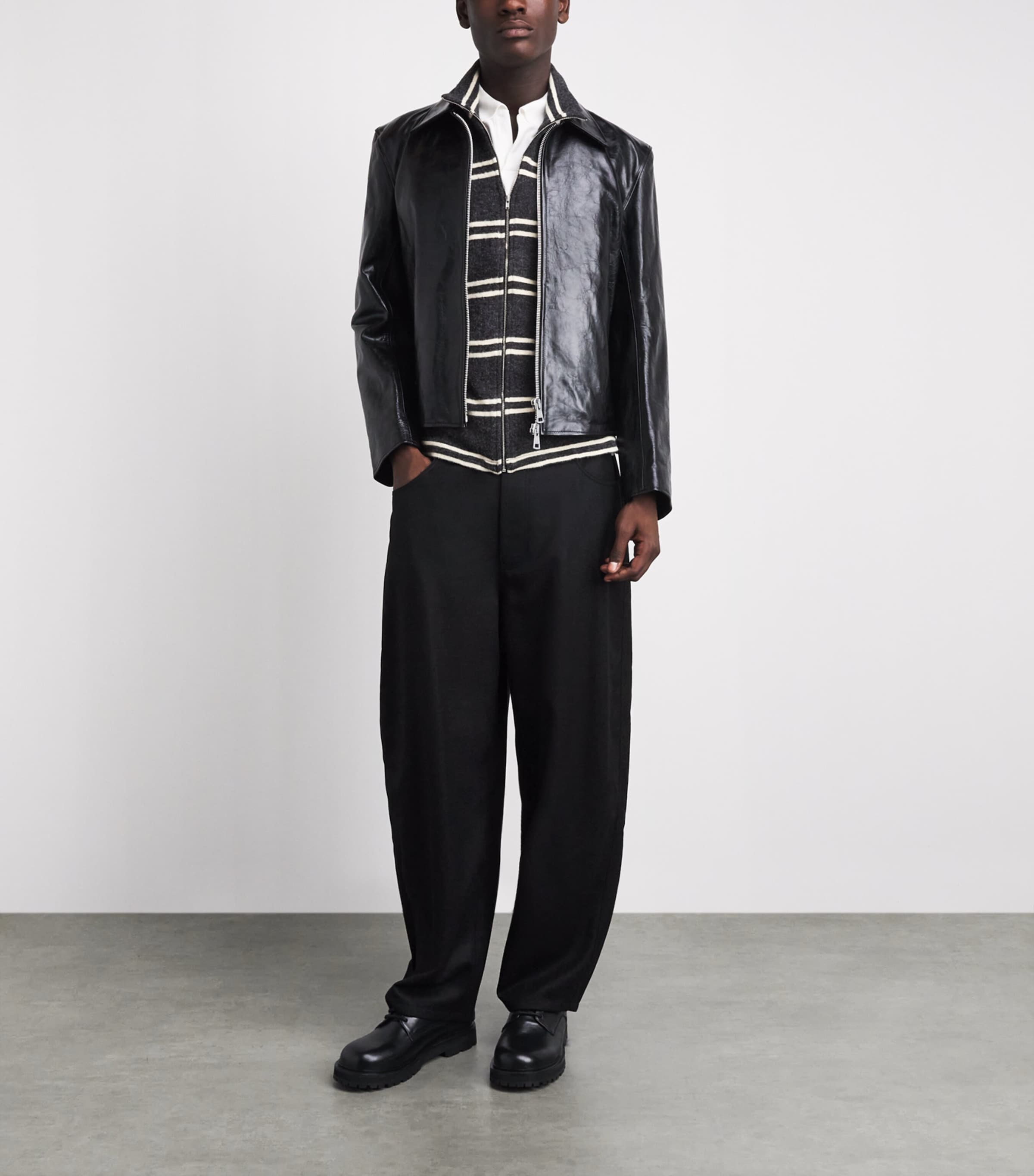 Le 17 Septembre Mens Wool Barrel-Leg Trousers Black Image 2