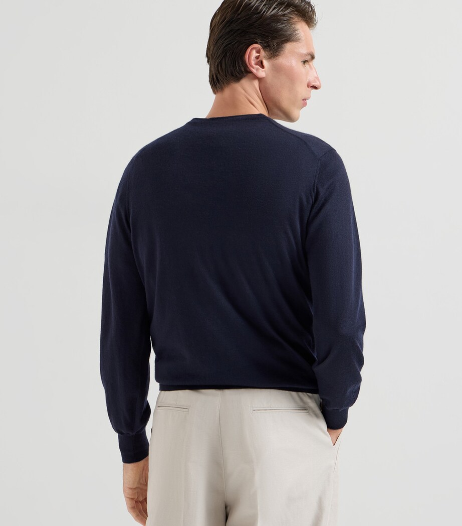 Brunello Cucinelli Mens Cashmere-Silk V-Neck Sweater Image 5