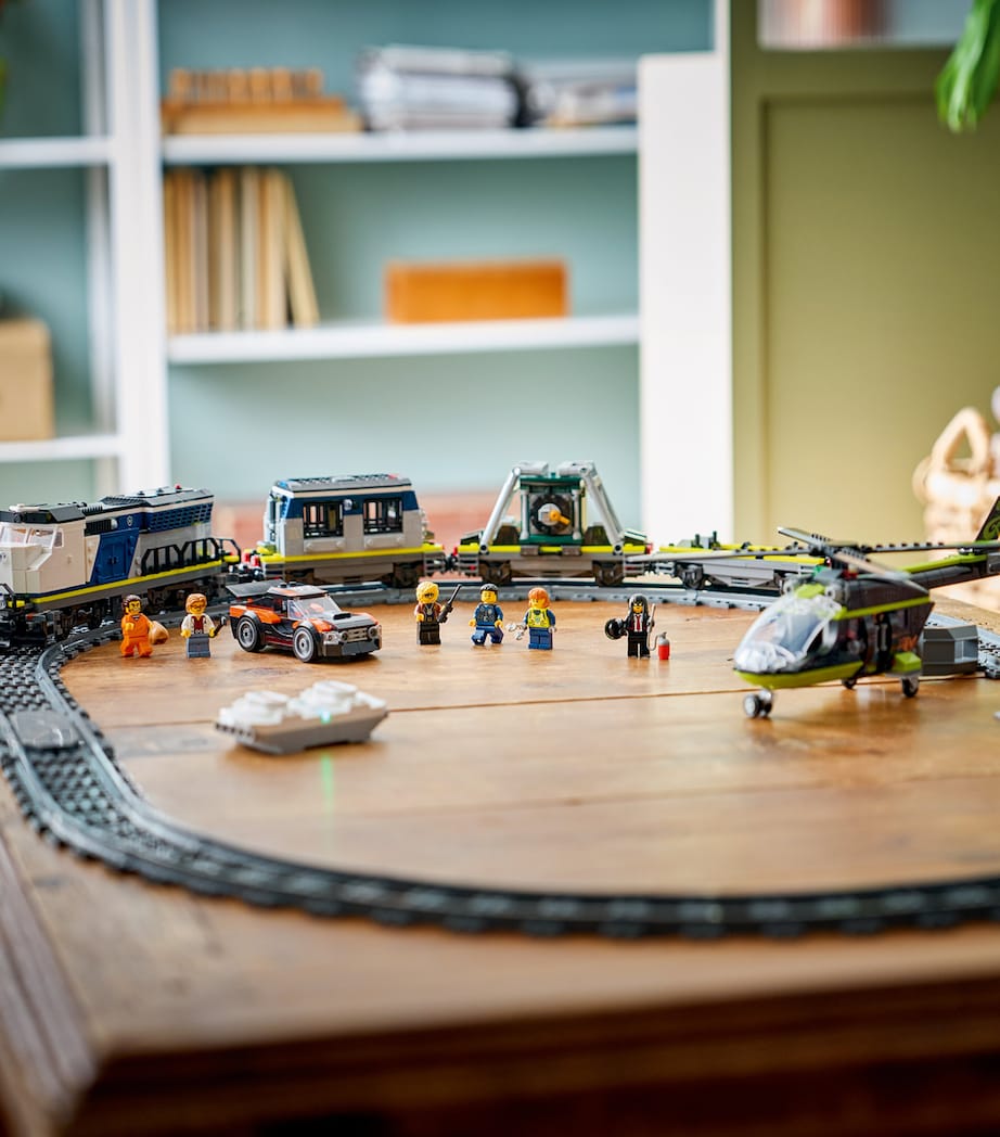 Lego LEGO City Police Train Heist 60508 Image 5