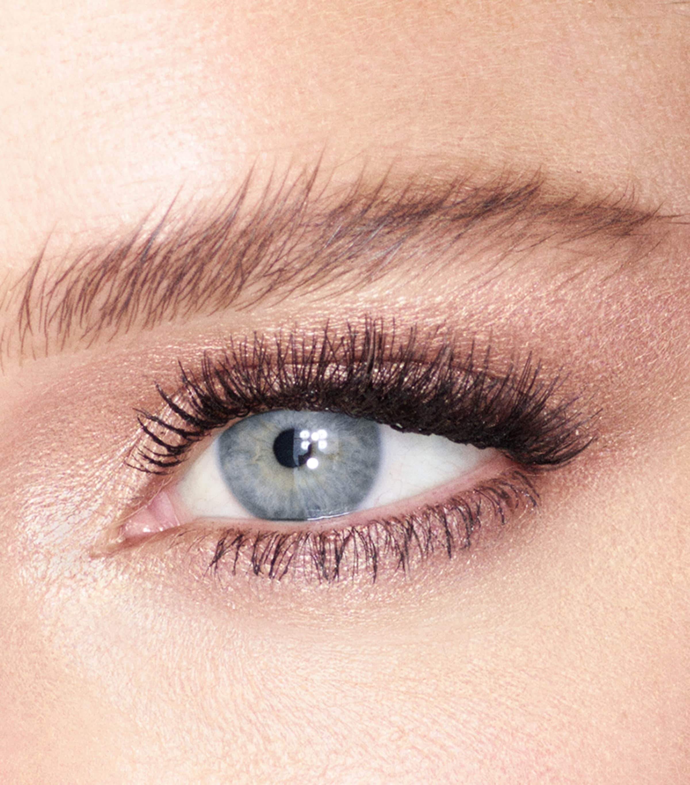 Eyes to Mesmerise Cream Eyeshadow CHAMPAGNE Image 2