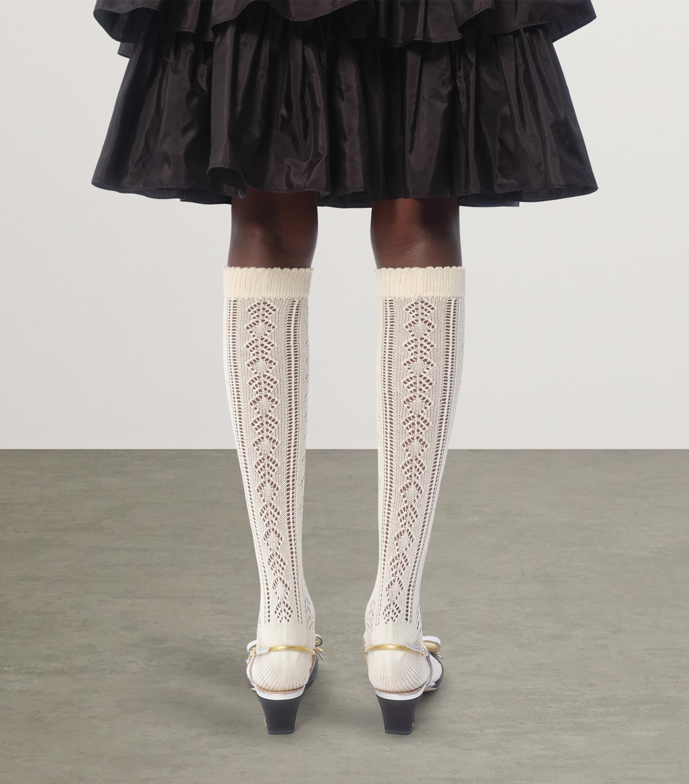 【関税&送料込】Valentino Garavani Cream Stretch Lace Socks Lace Stocking | VALENTINO GARAVANI | elysewalker
