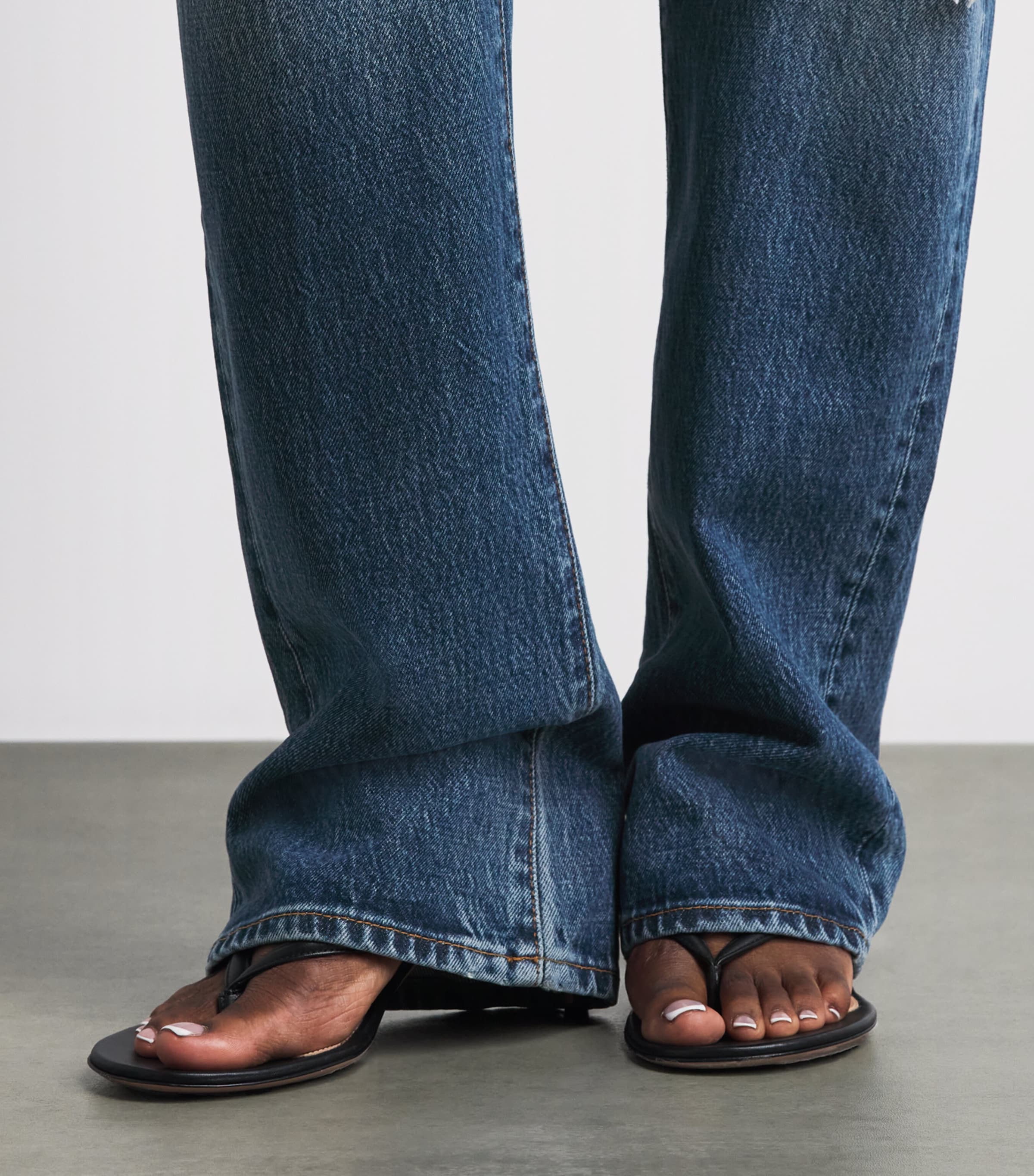 FRAME Womens Distressed The Vertical Straight Jeans Voltage Image 3