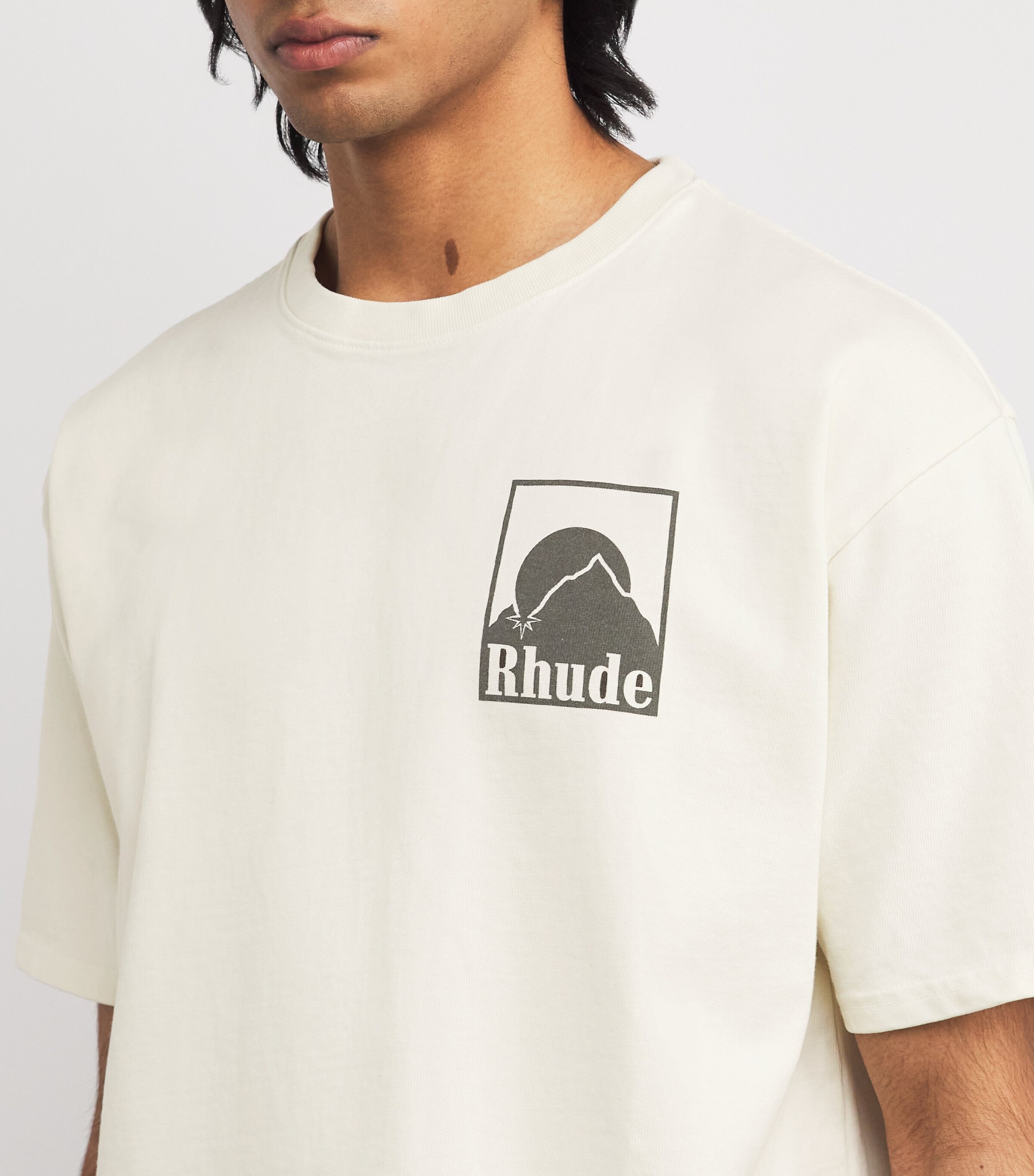 RHUDE ムーンライトバッジ ロゴ プリント コットン Tシャツ 人気 MOONLIGHT BADGE TEE – R H U D E