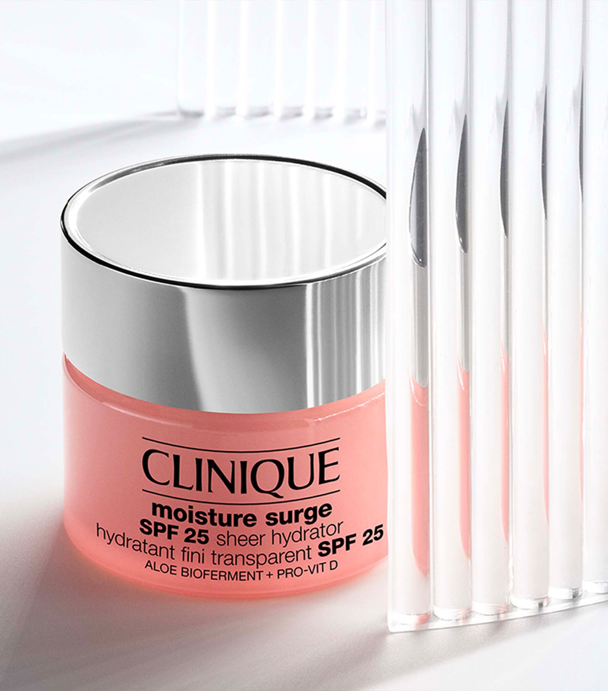 Clinique Hydrate and Protect Skincare Gift Set Image 2