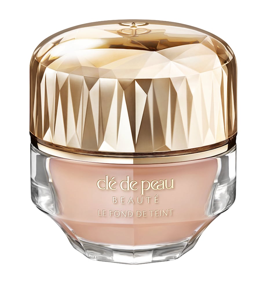 Clé de Peau Beauté The Foundation Image 1