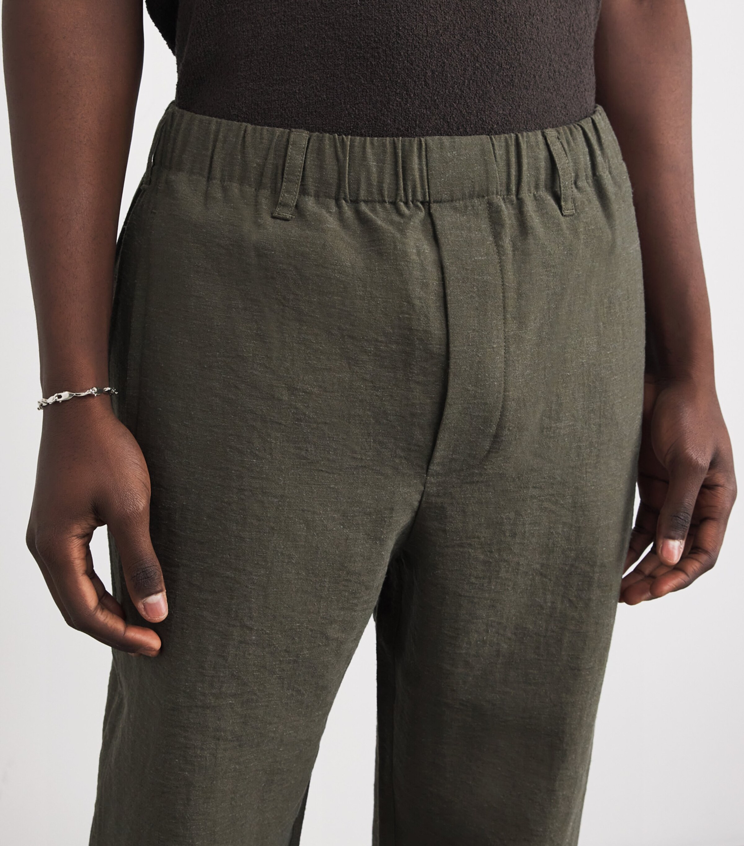 COMMAS Mens Wide-Leg Pleated Resort Trousers Dark Chocolate Image 6
