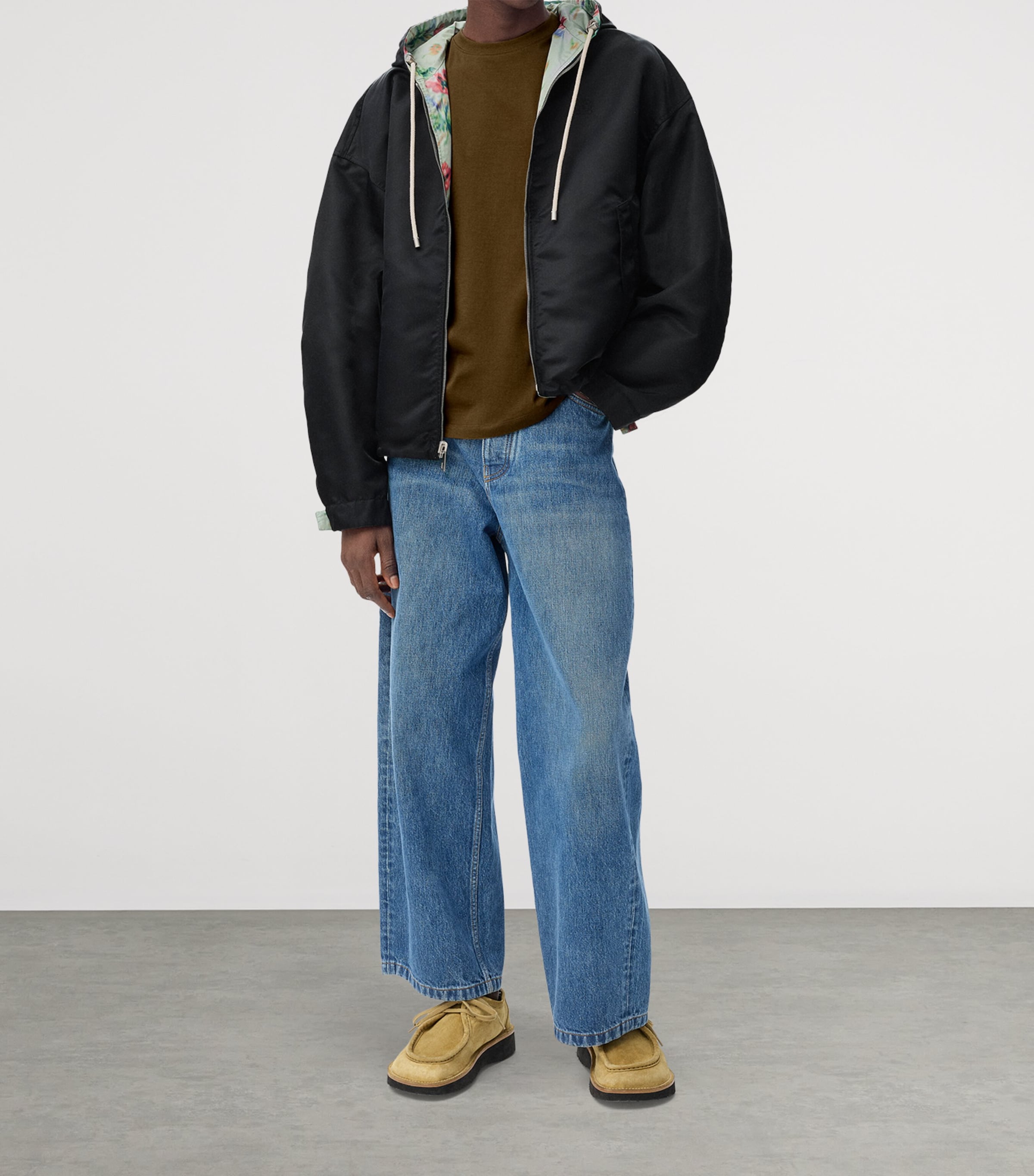 x Wimbledon Logo Gym Towel (40cm x 120cm) KHAKI GREEN Image 2