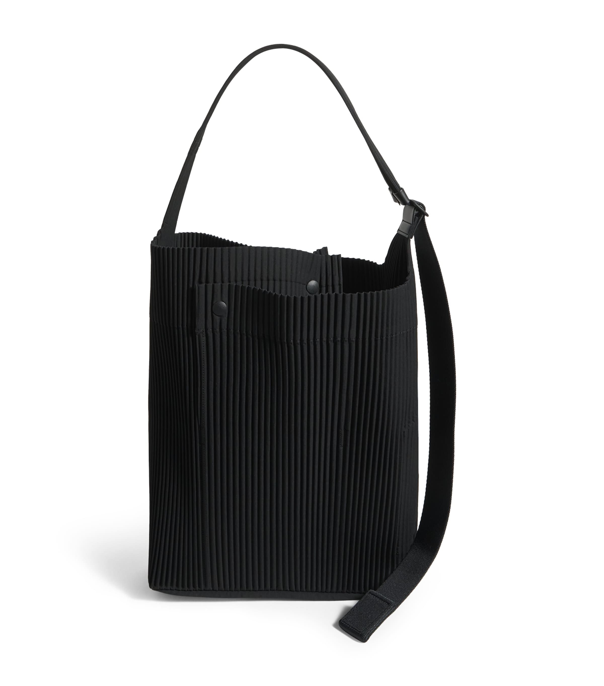 HOMME PLISSE ISSEY MIYAKE｜SHOULDER BAGS (UTILITY BAG (H Homme Plissé Issey Miyake Utility Shoulder Bag | Black