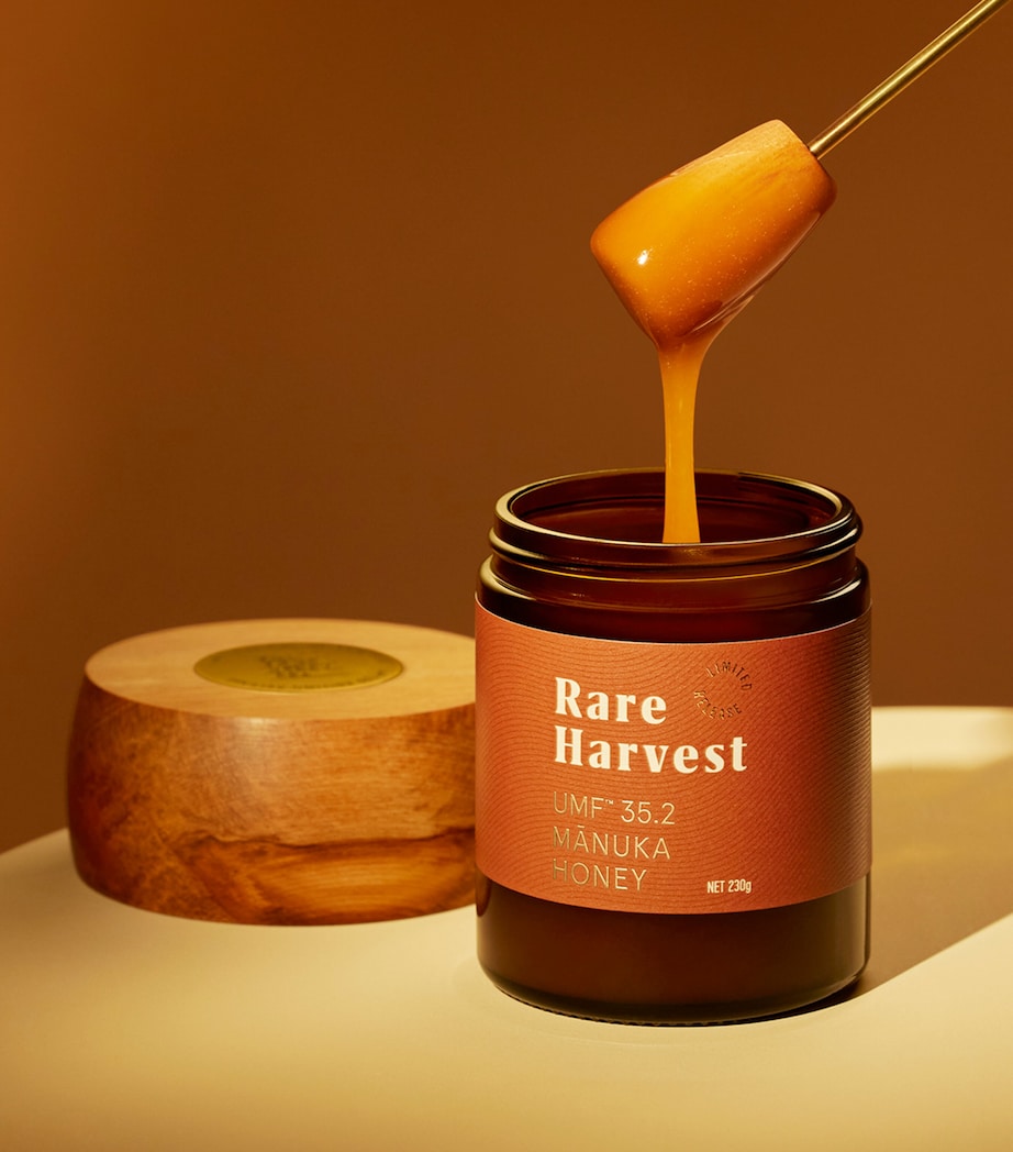 The True Honey Co Rare Harvest UMF35.2 MGO 2100+ Mānuka Honey (230g) Image 2