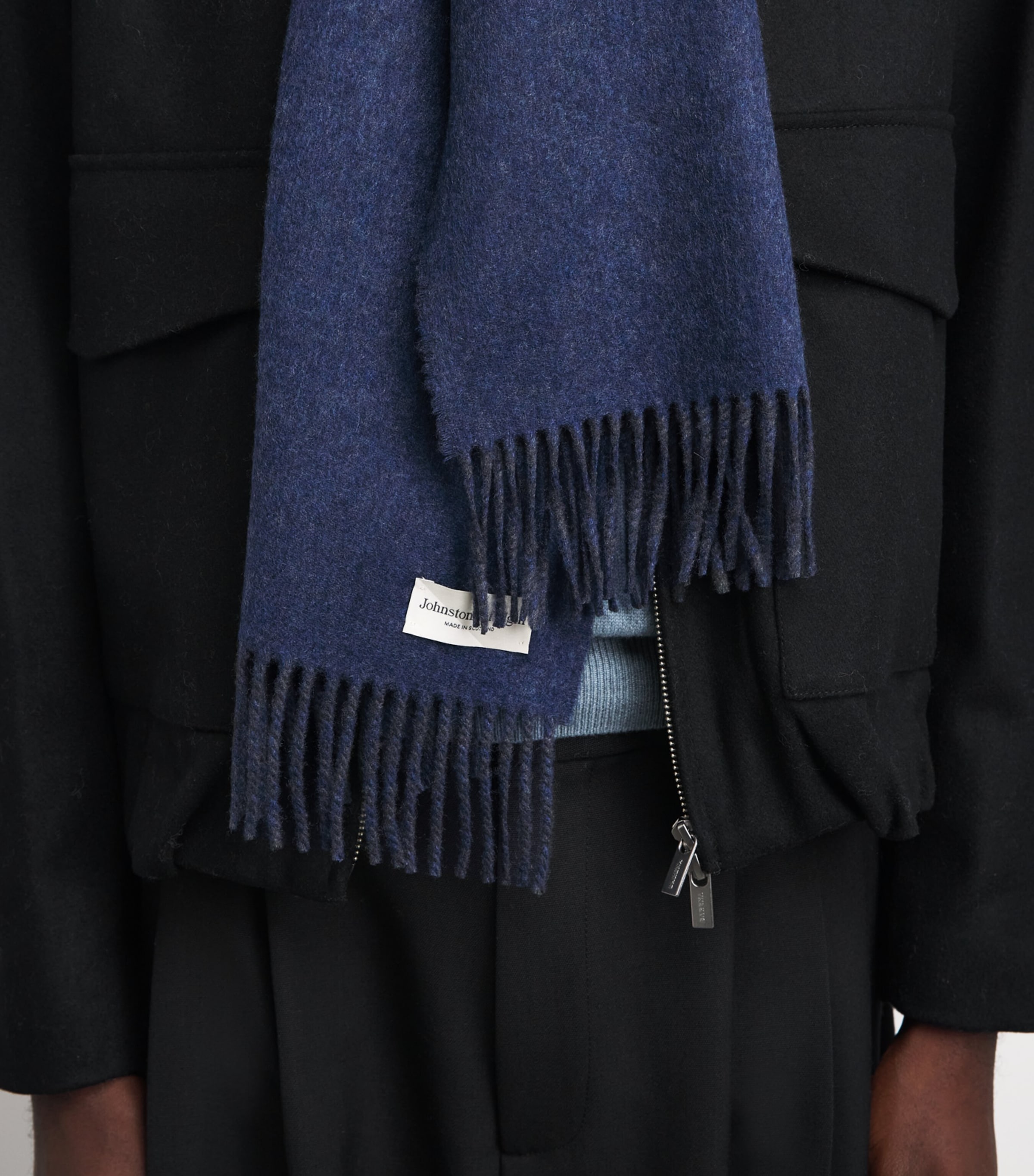 Johnstons Of Elgin Cashmere Double-Face Scarf Black/navy Image 3