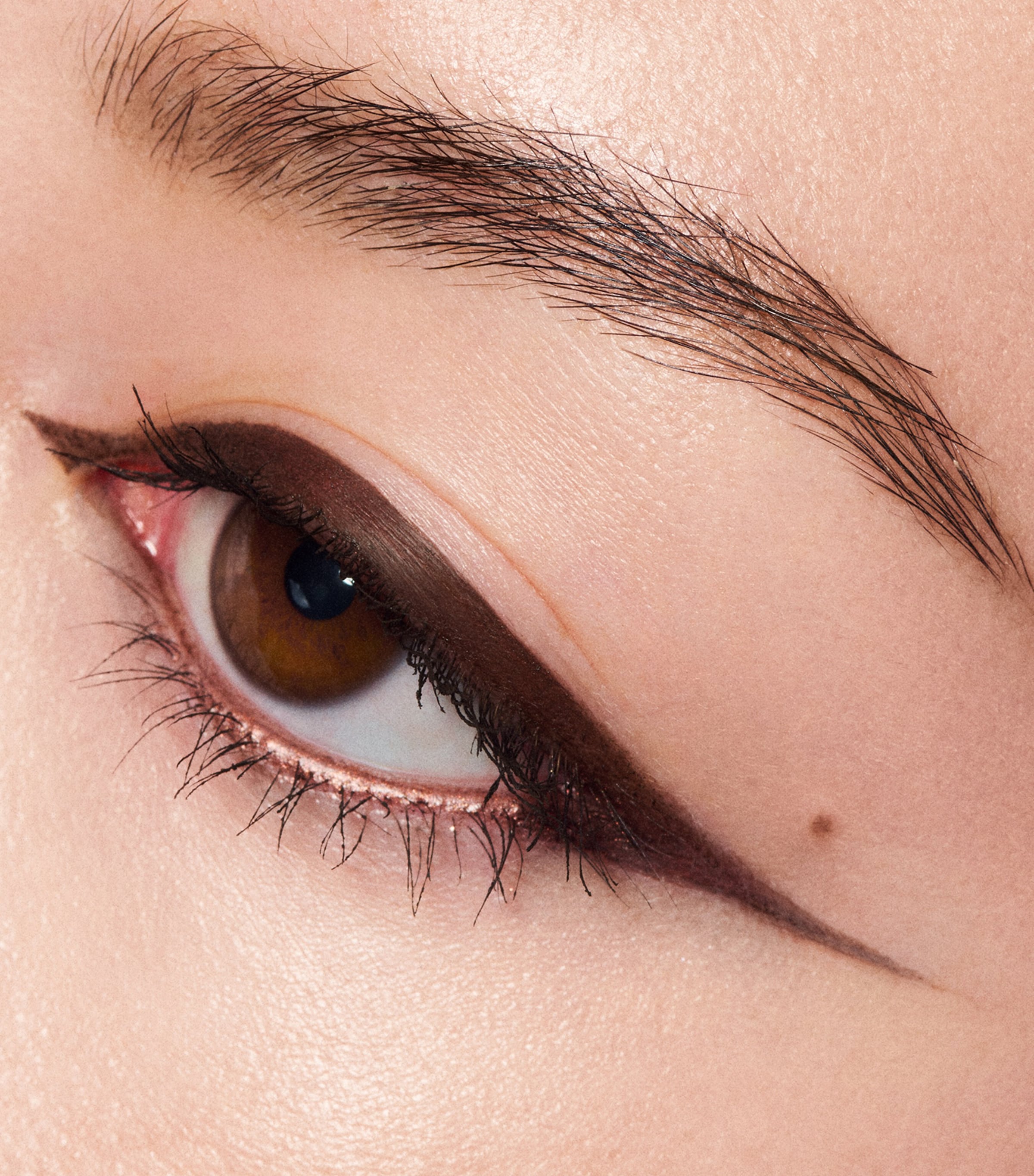 MAC Brushstroke 24-Hour Liner Image 2