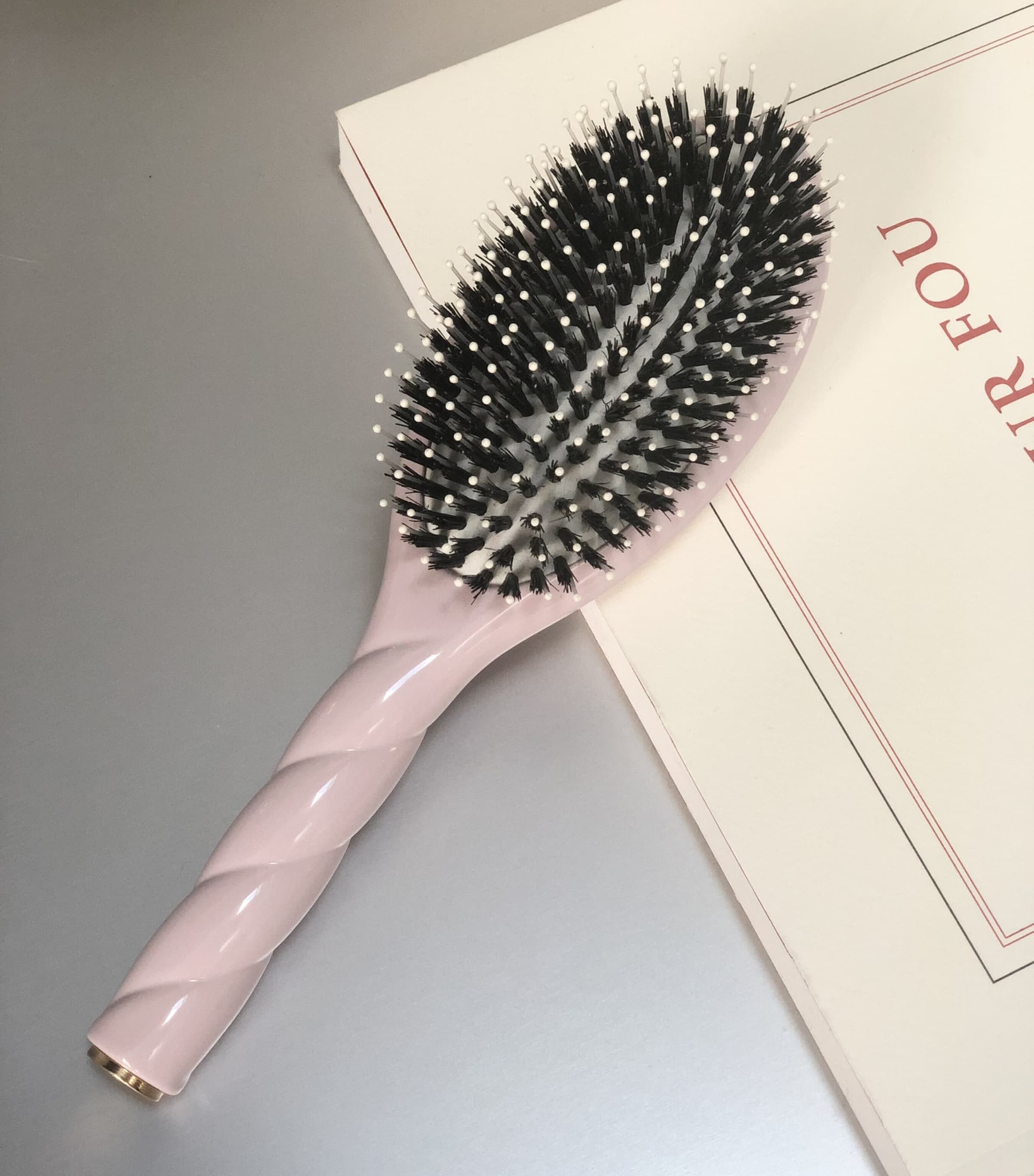 la bonne brosse N.03 The Essential Soft Hairbrush Lilac Pink Image 3