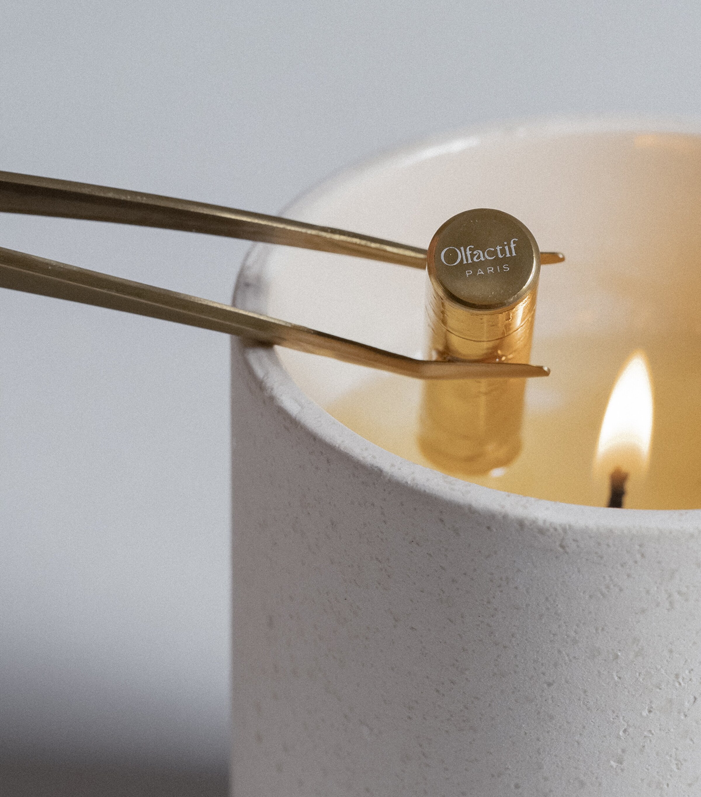 Olfactif Cancer Mint Tea Candle (240g) White Image 5