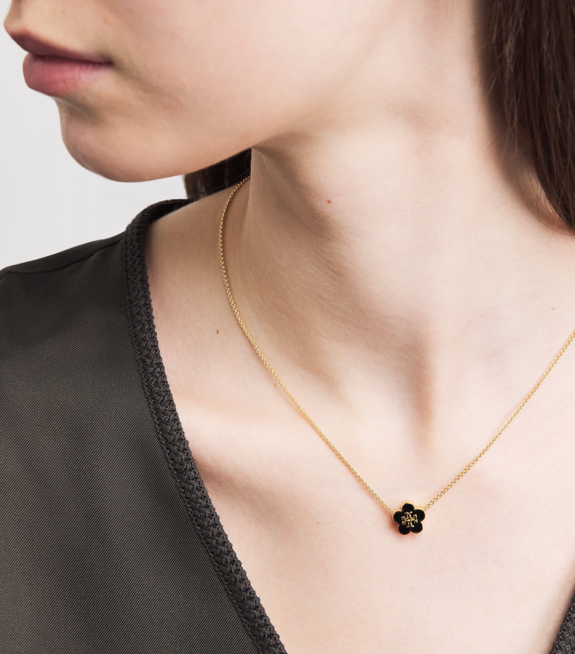 Tory Burch Enamel Kira Flower Necklace Tory Gold / Blck Image 2