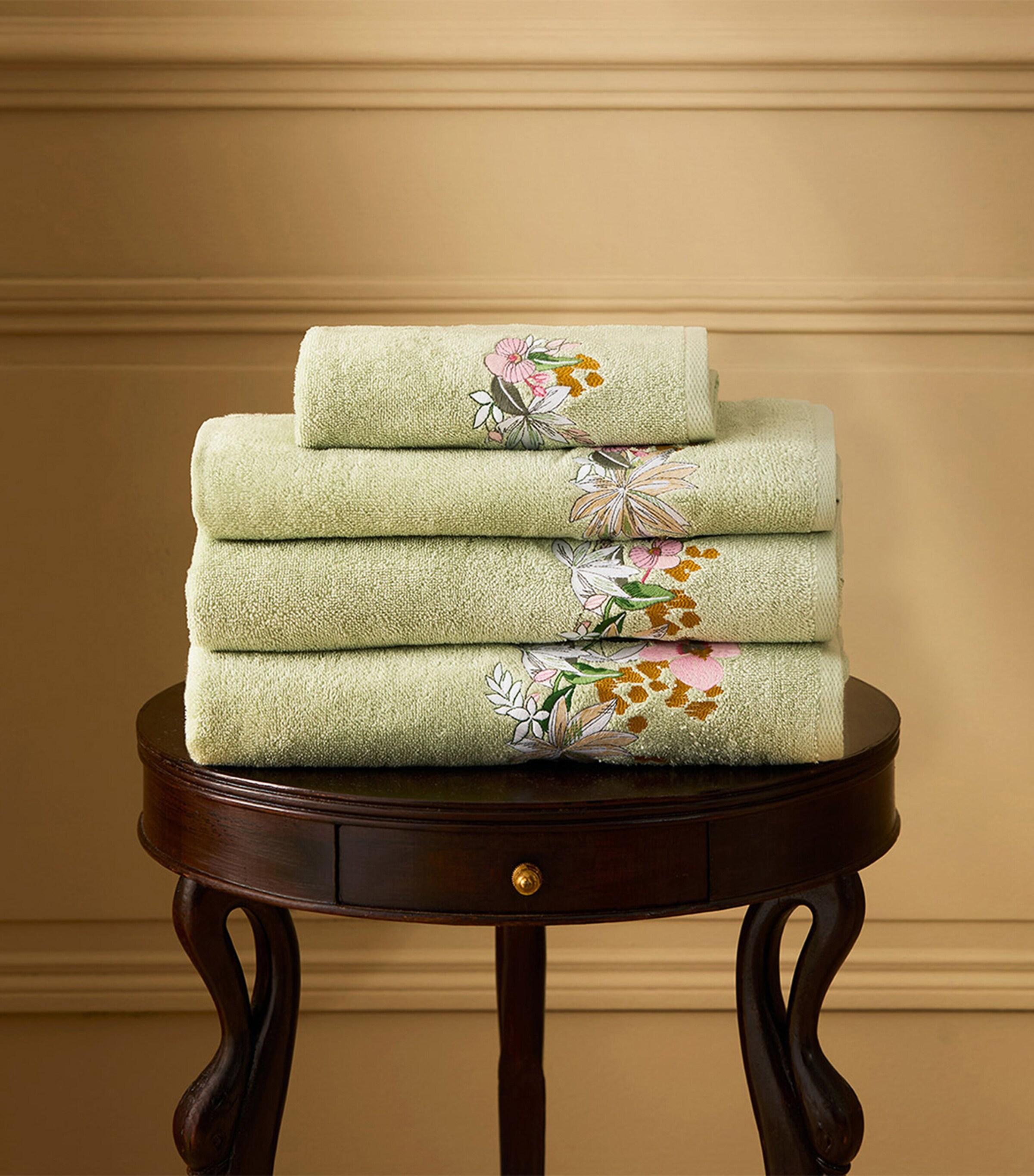 Embroidered Orchidee Guest Towel (45cm x 70cm) GREEN Image 3