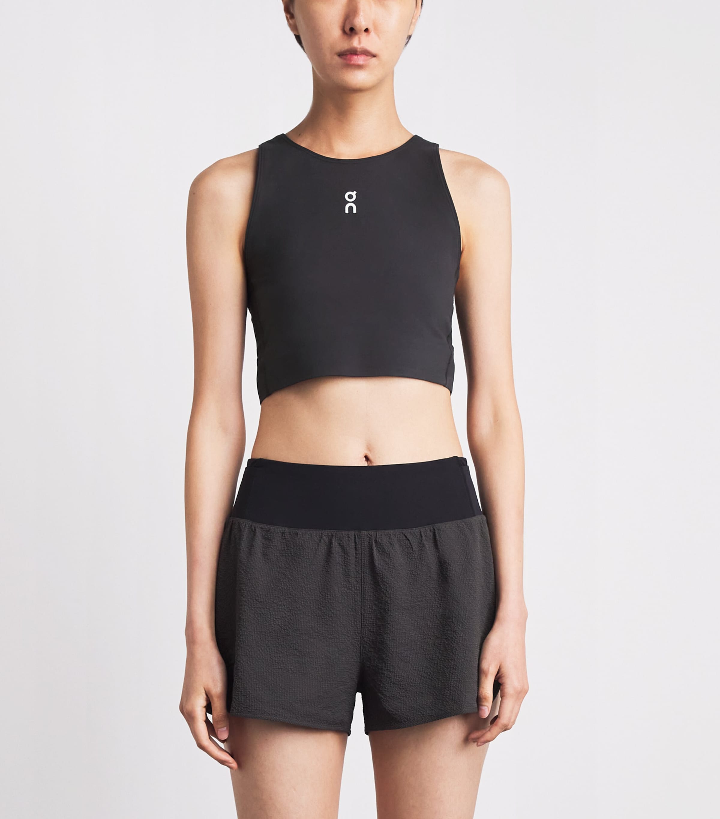On Womens Court Cropped Tank Top Black Image 4